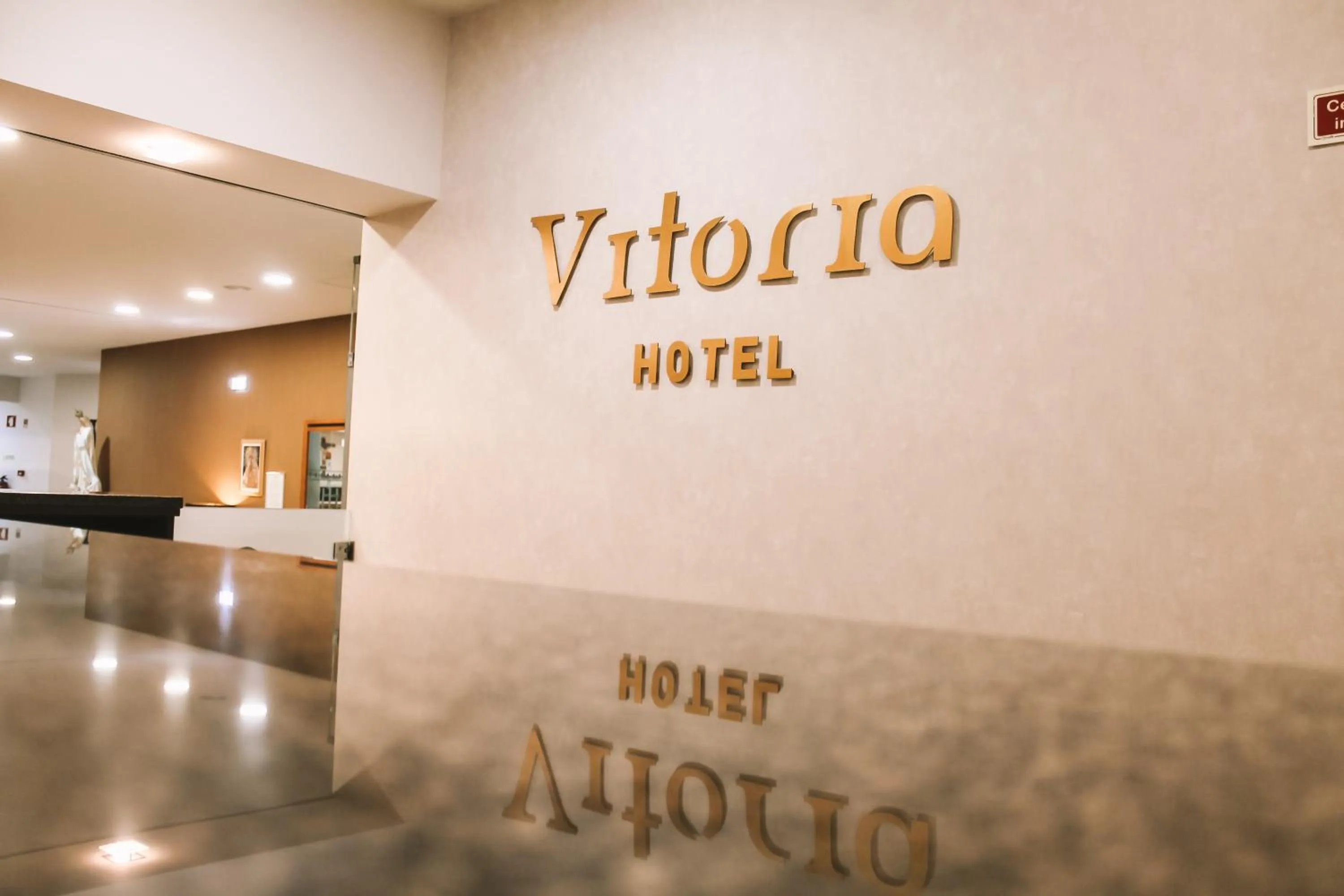 Logo/Certificate/Sign in Vitoria Hotel