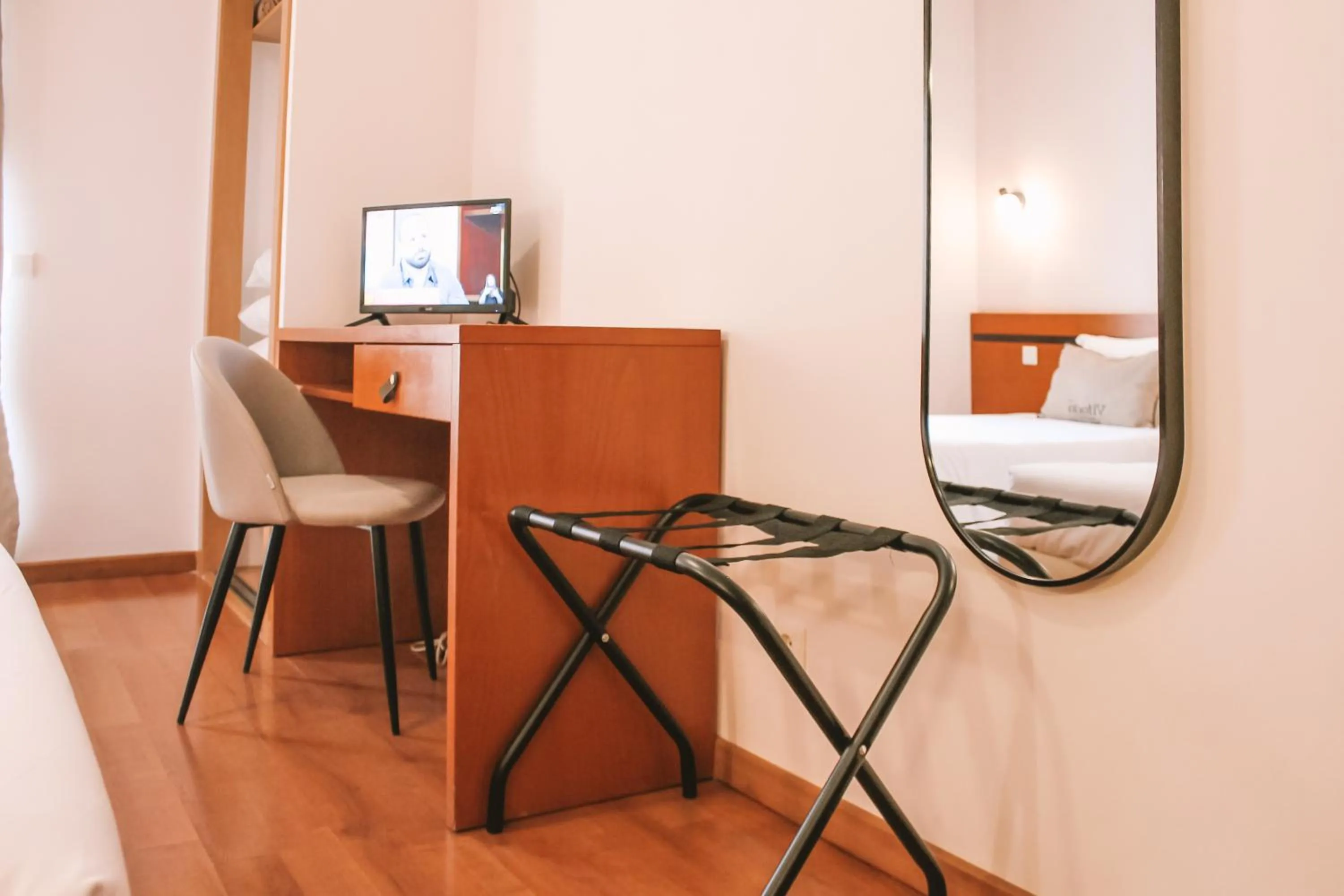 Bedroom, Bed in Vitoria Hotel