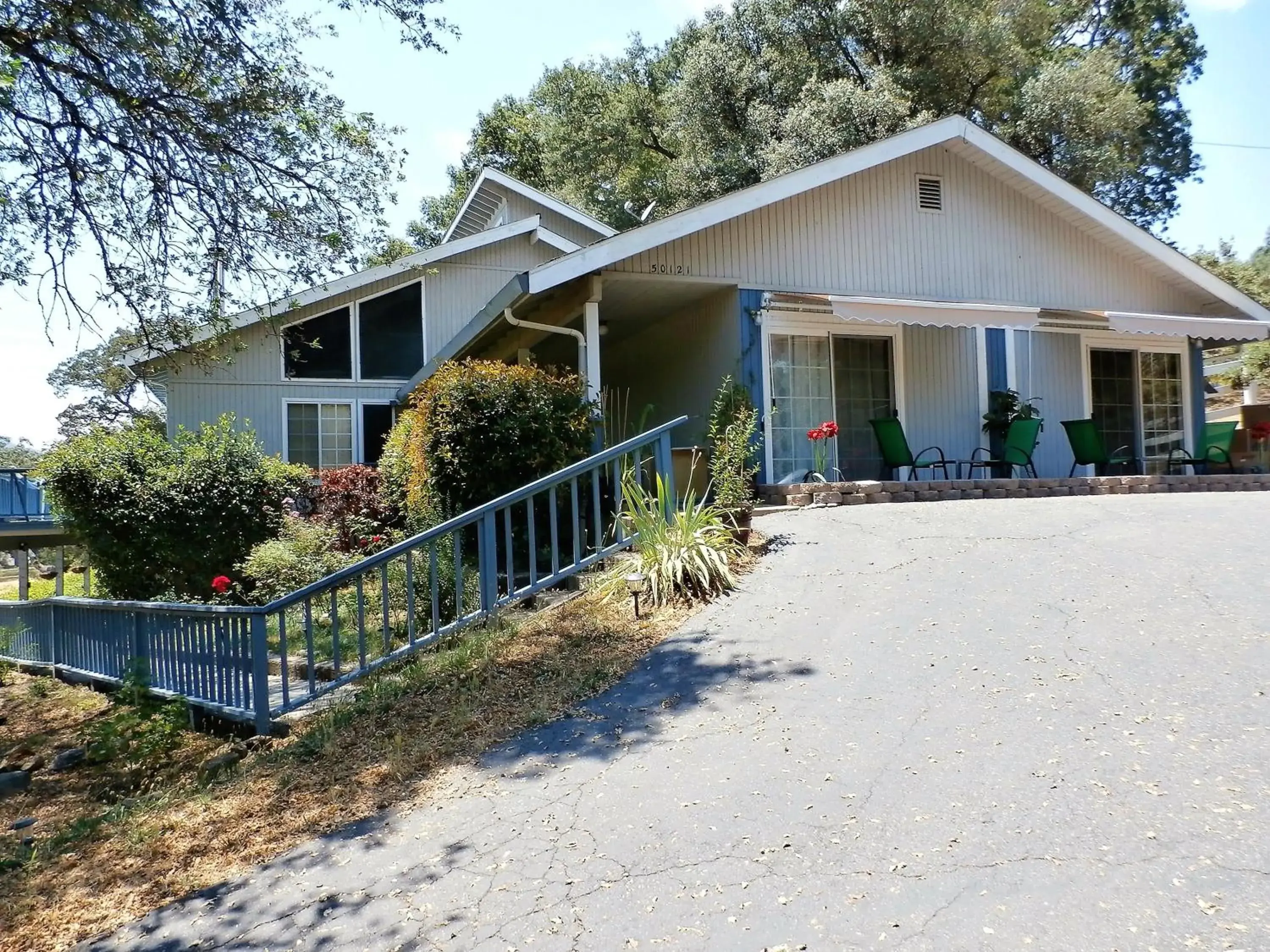 NEW CHARMING 2 BEDROOMS UNIT CLOSE TO EVERYTHING NEW CHARMING 2 BEDROOMS UNIT CLOSE TO EVERYTHING