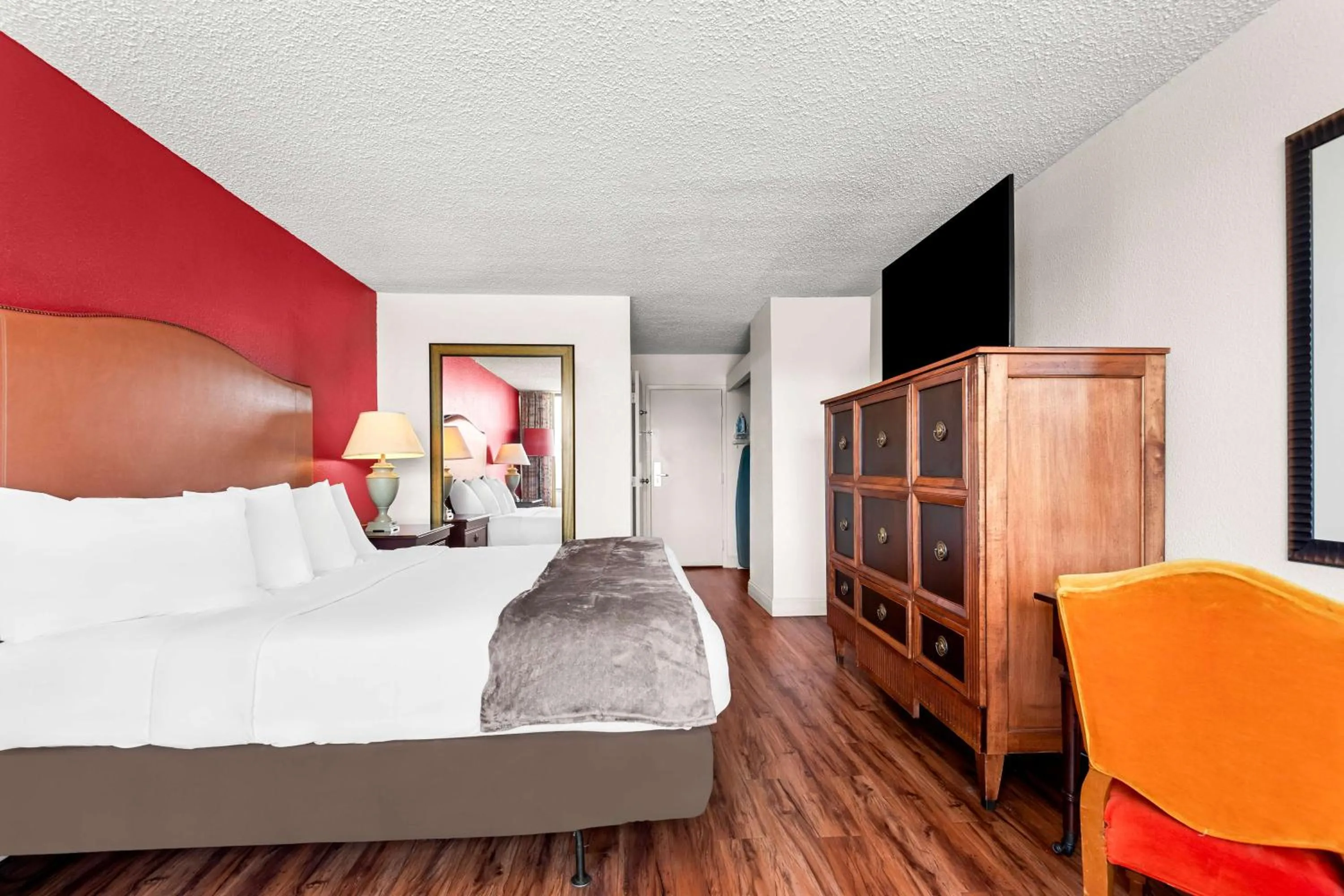 Bedroom, Bed in Magnolia Bluffs, BW Signature Collection