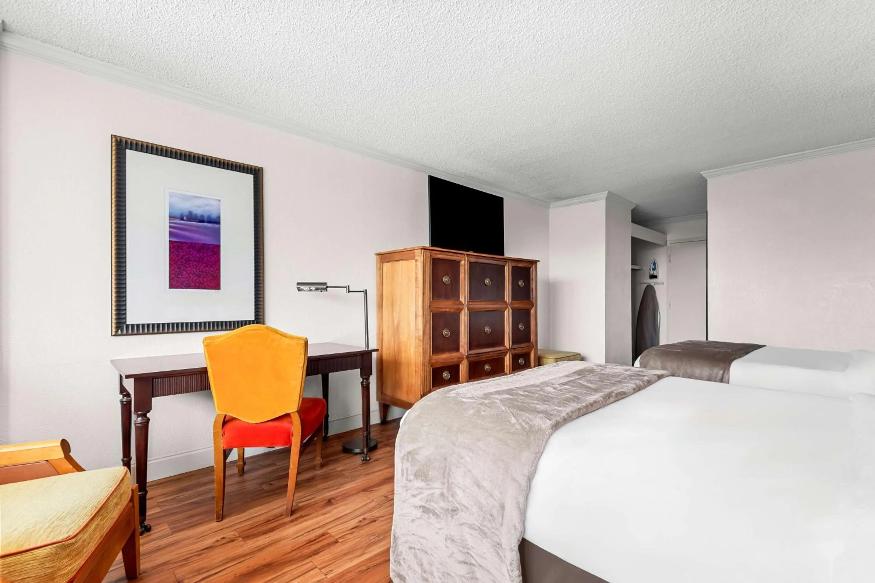 Bedroom, Bed in Magnolia Bluffs, BW Signature Collection