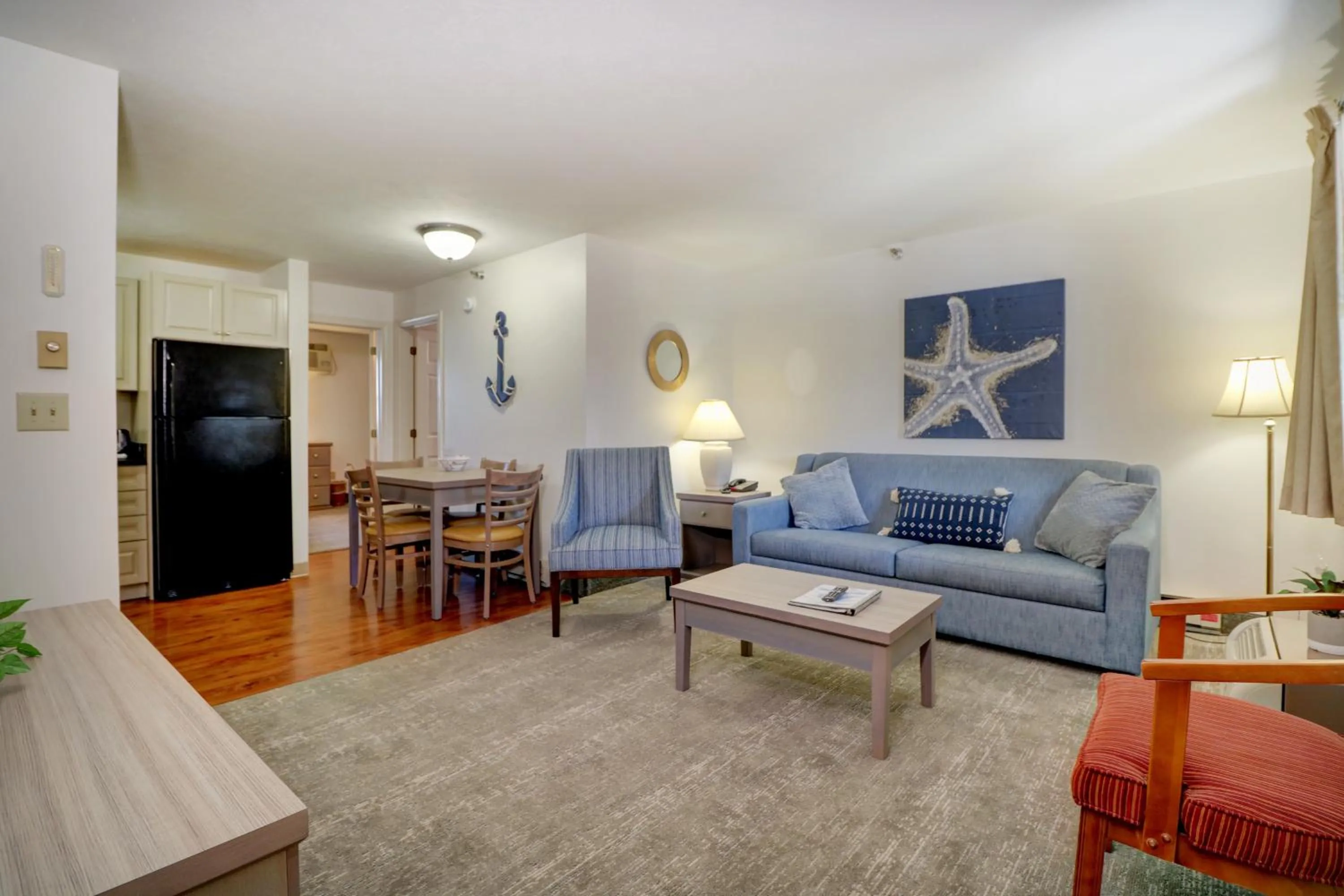 Living room in Misty Harbor Resort