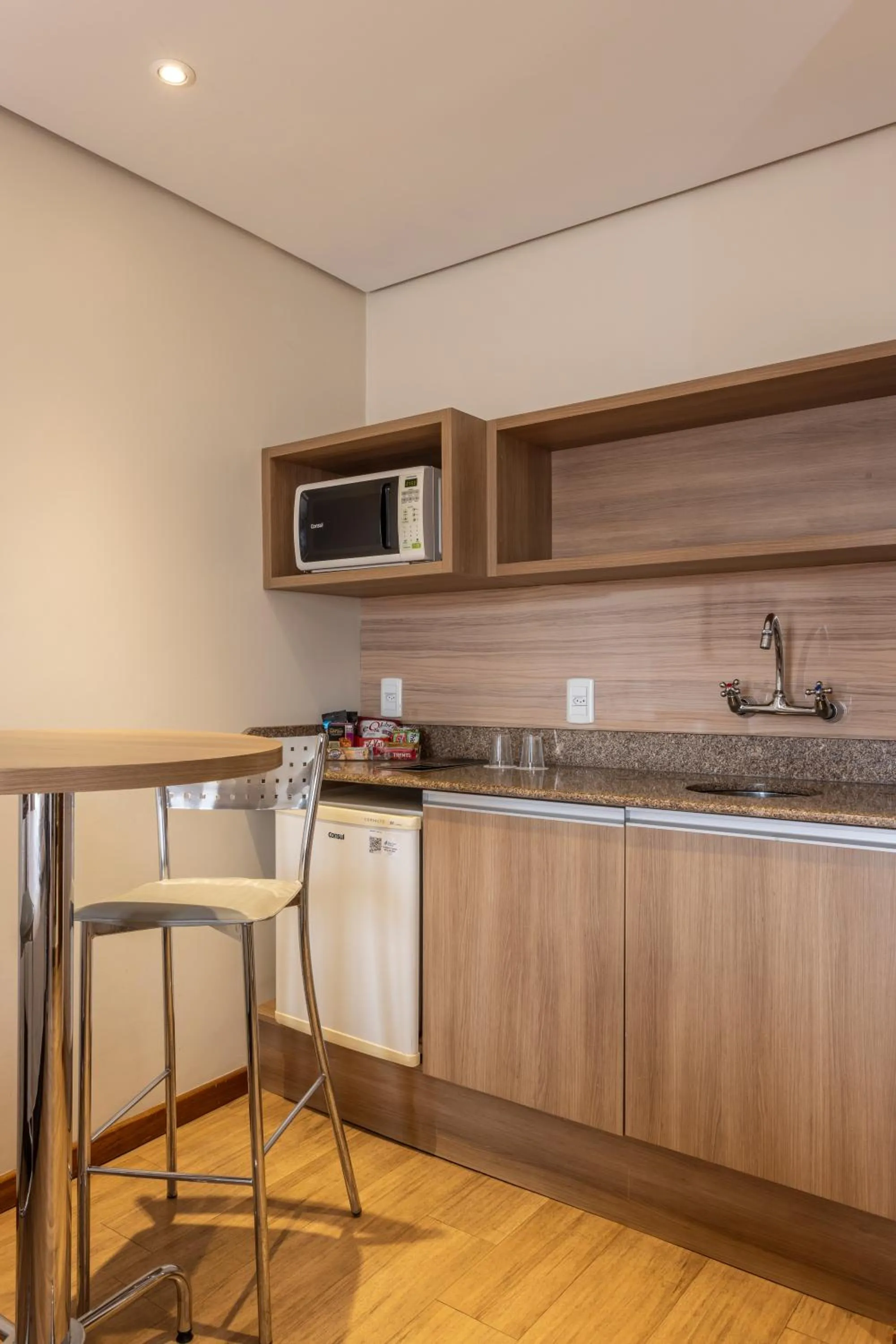 kitchen in Blue Tree Towers Millenium Porto Alegre