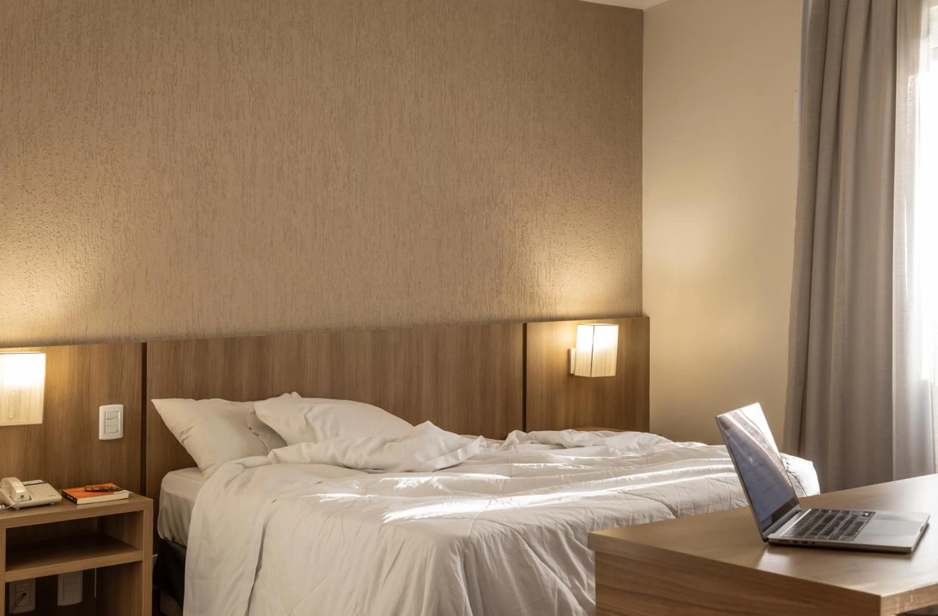 Bedroom, Bed in Blue Tree Towers Millenium Porto Alegre