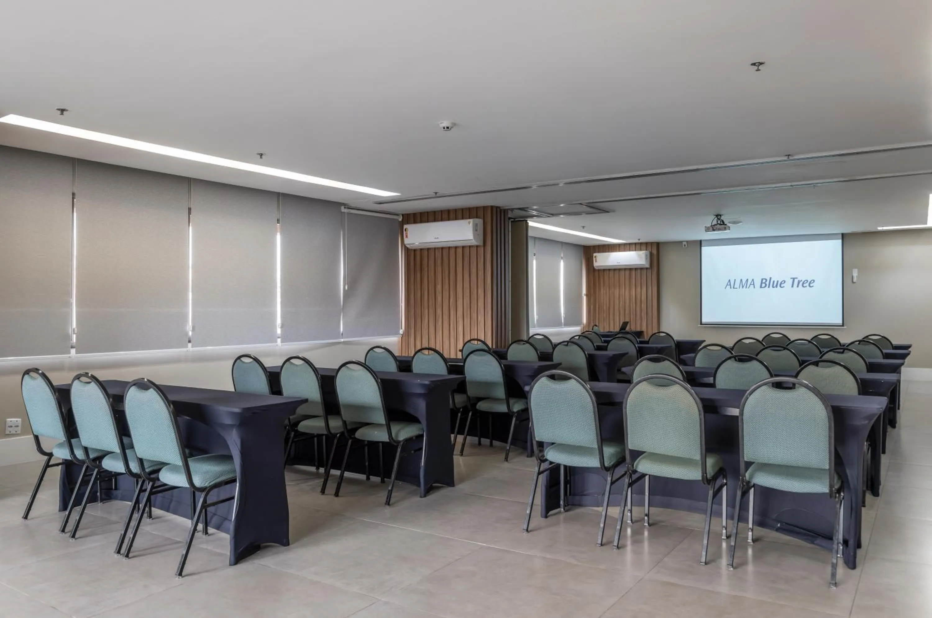 Meeting/conference room in Blue Tree Towers Millenium Porto Alegre