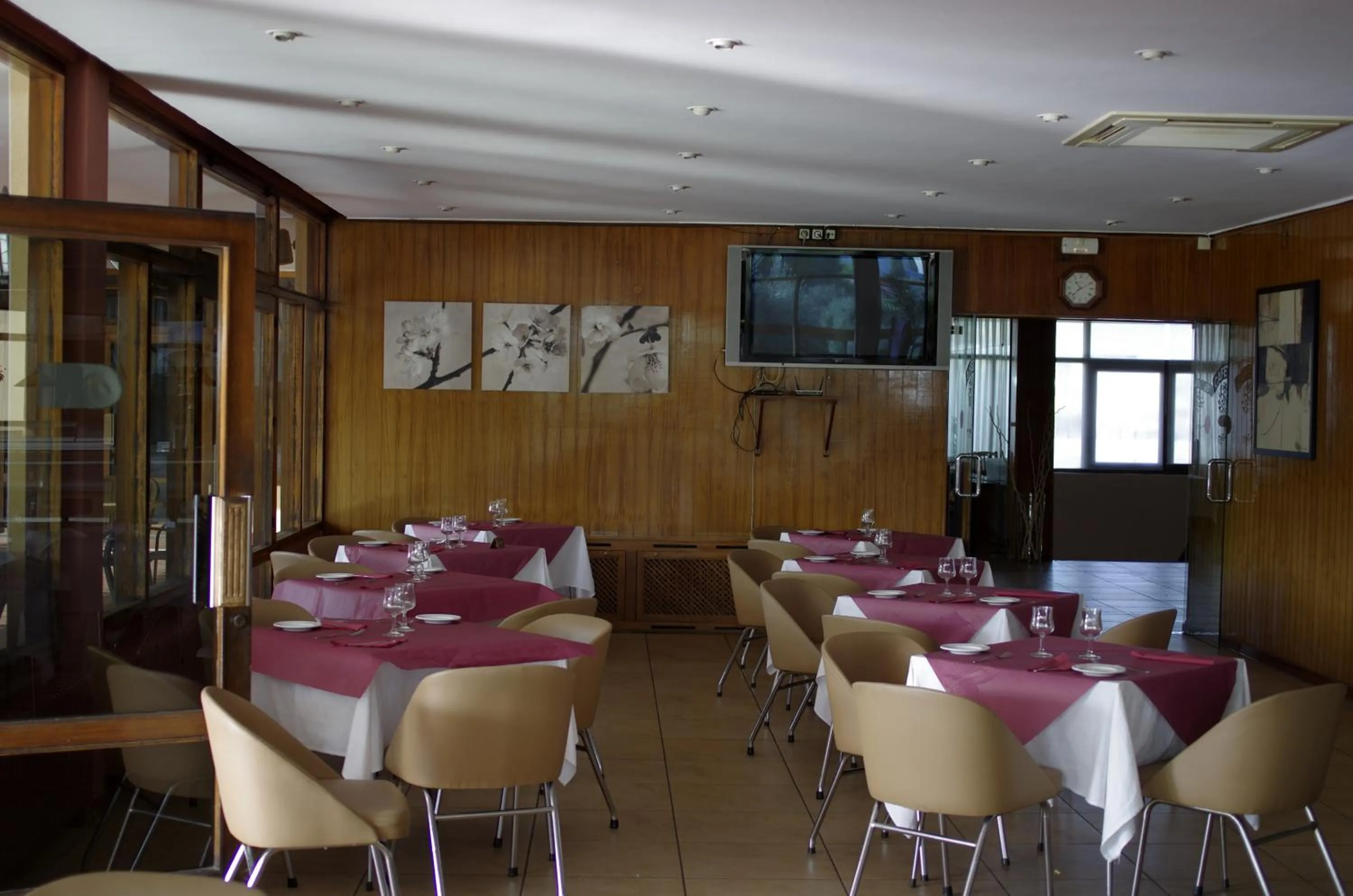 Restaurant/places to eat in Hotel Los Olivos