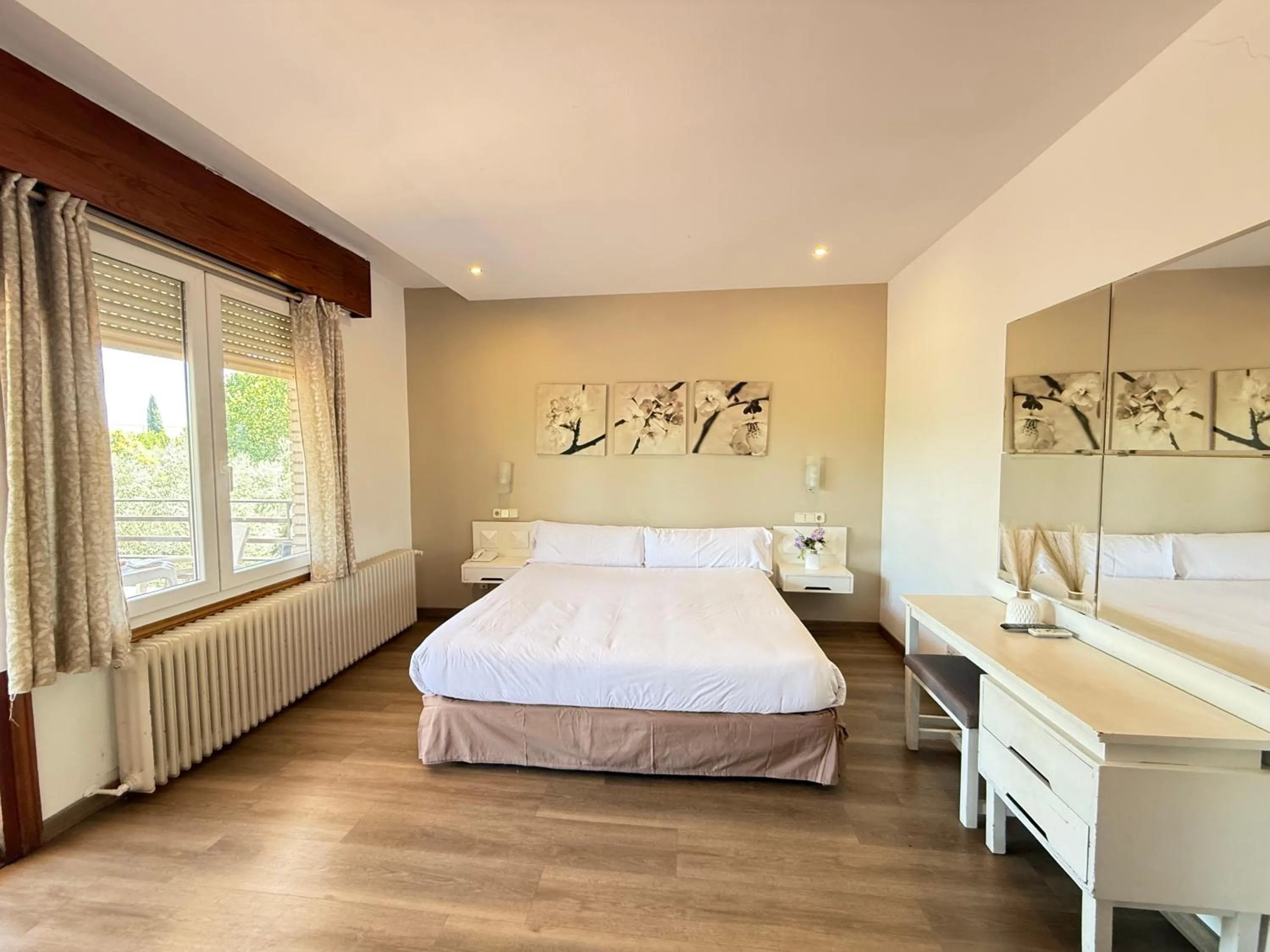 Bed in Hotel Los Olivos