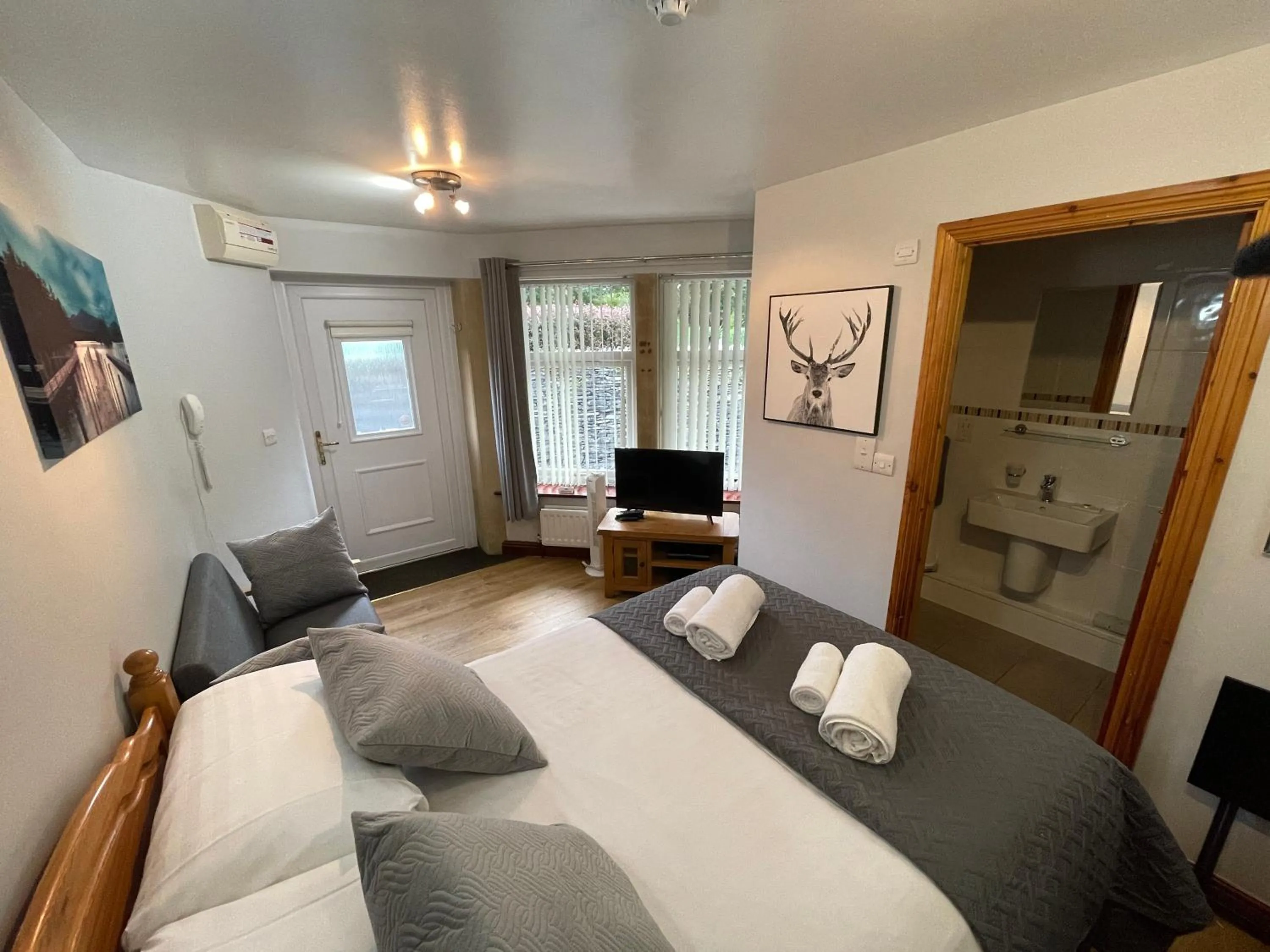 Bed in Quaysiders Lakes Resort - Quaysiders Club