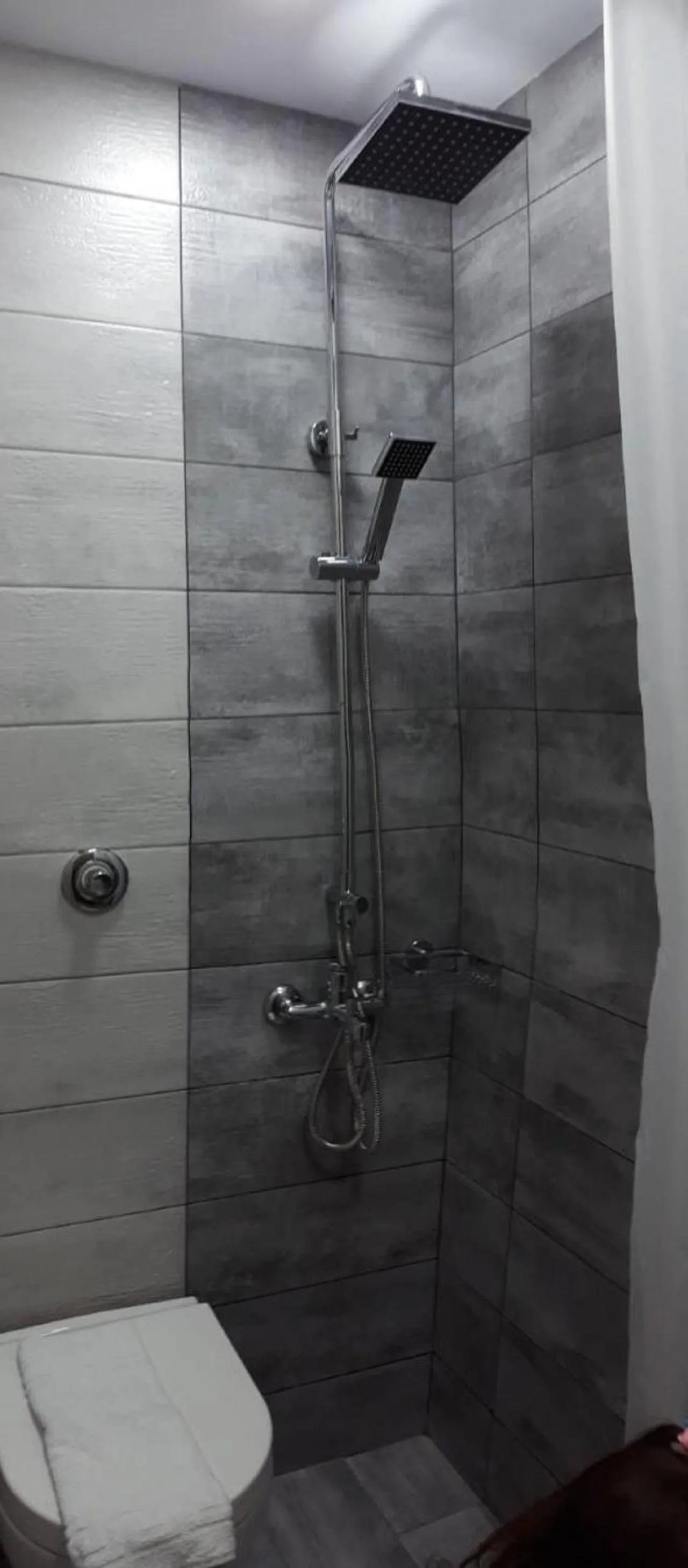 Shower in Prosforio