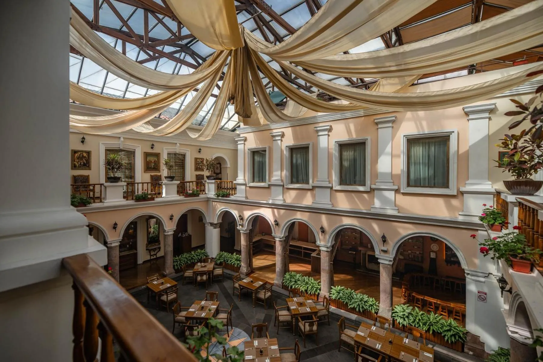 Restaurant/places to eat in Hotel Patio Andaluz