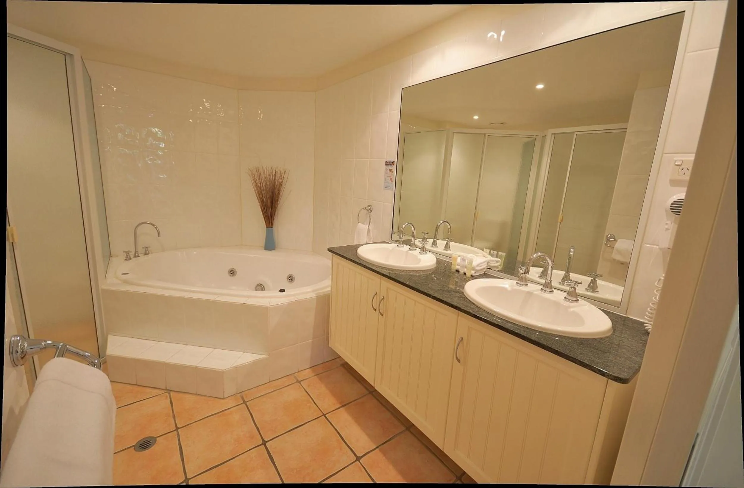 Bathroom in Cayman Villas Port Douglas
