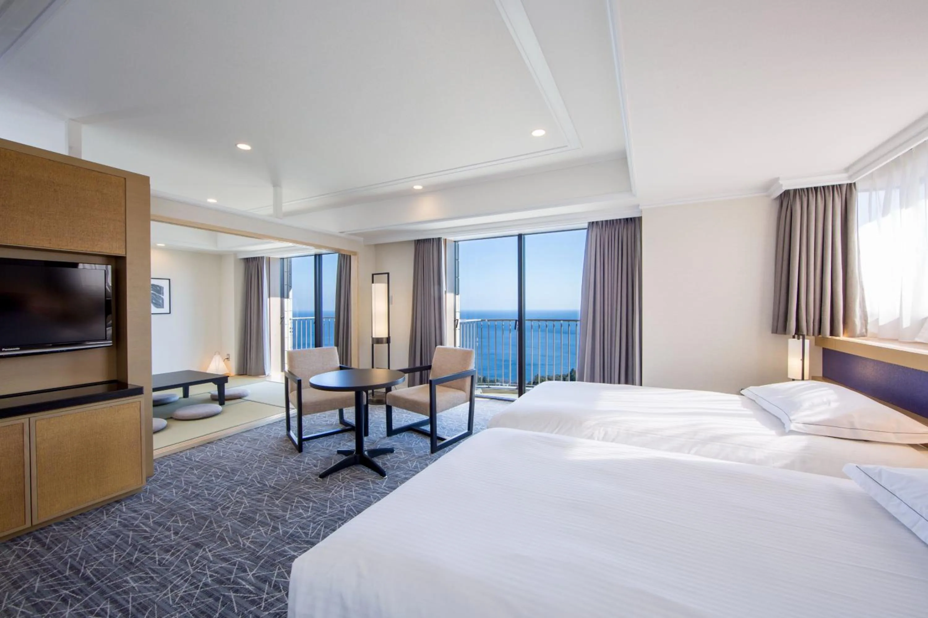 Photo of the whole room, Bed in Hilton Odawara Resort & Spa