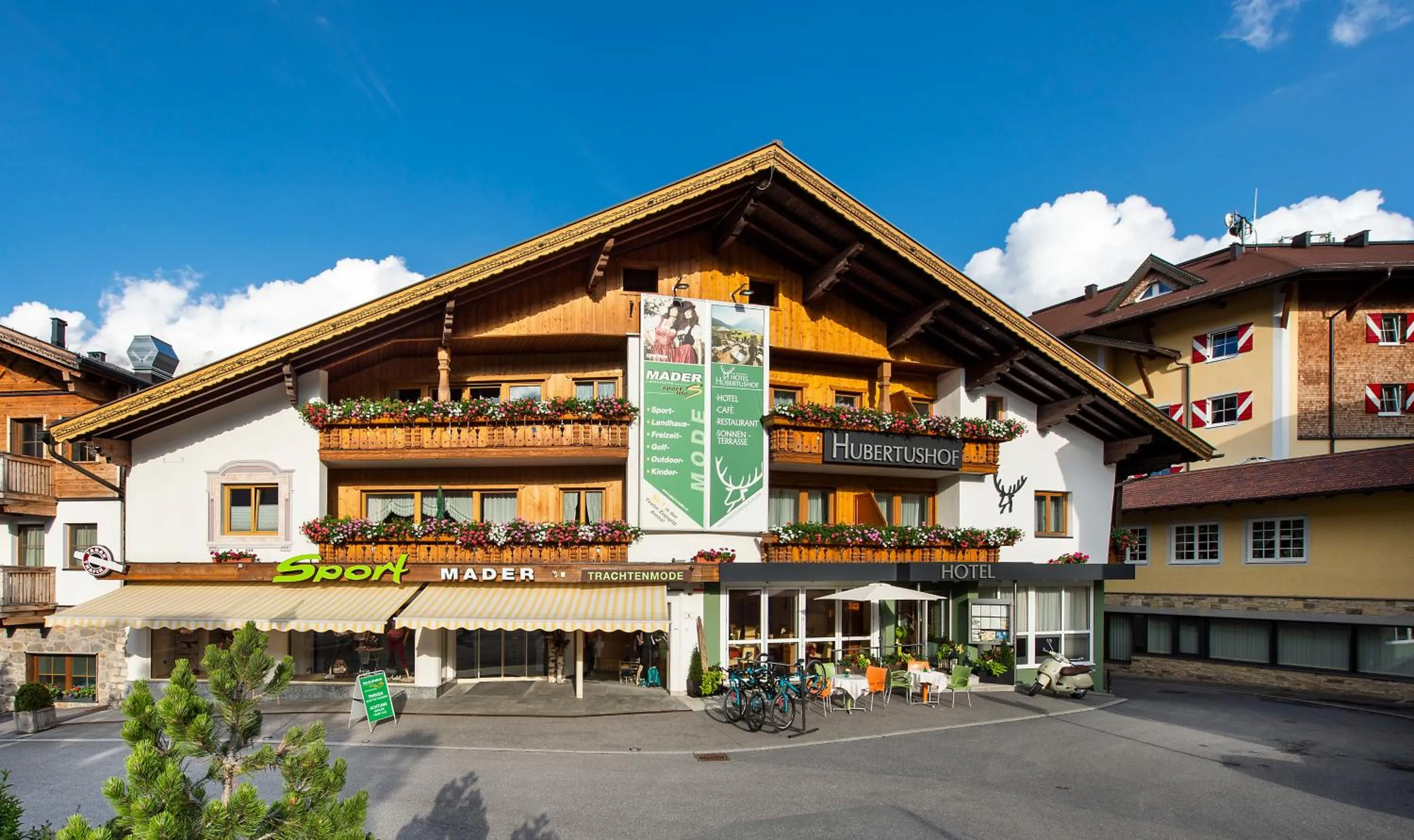 Property building in Hotel Hubertushof