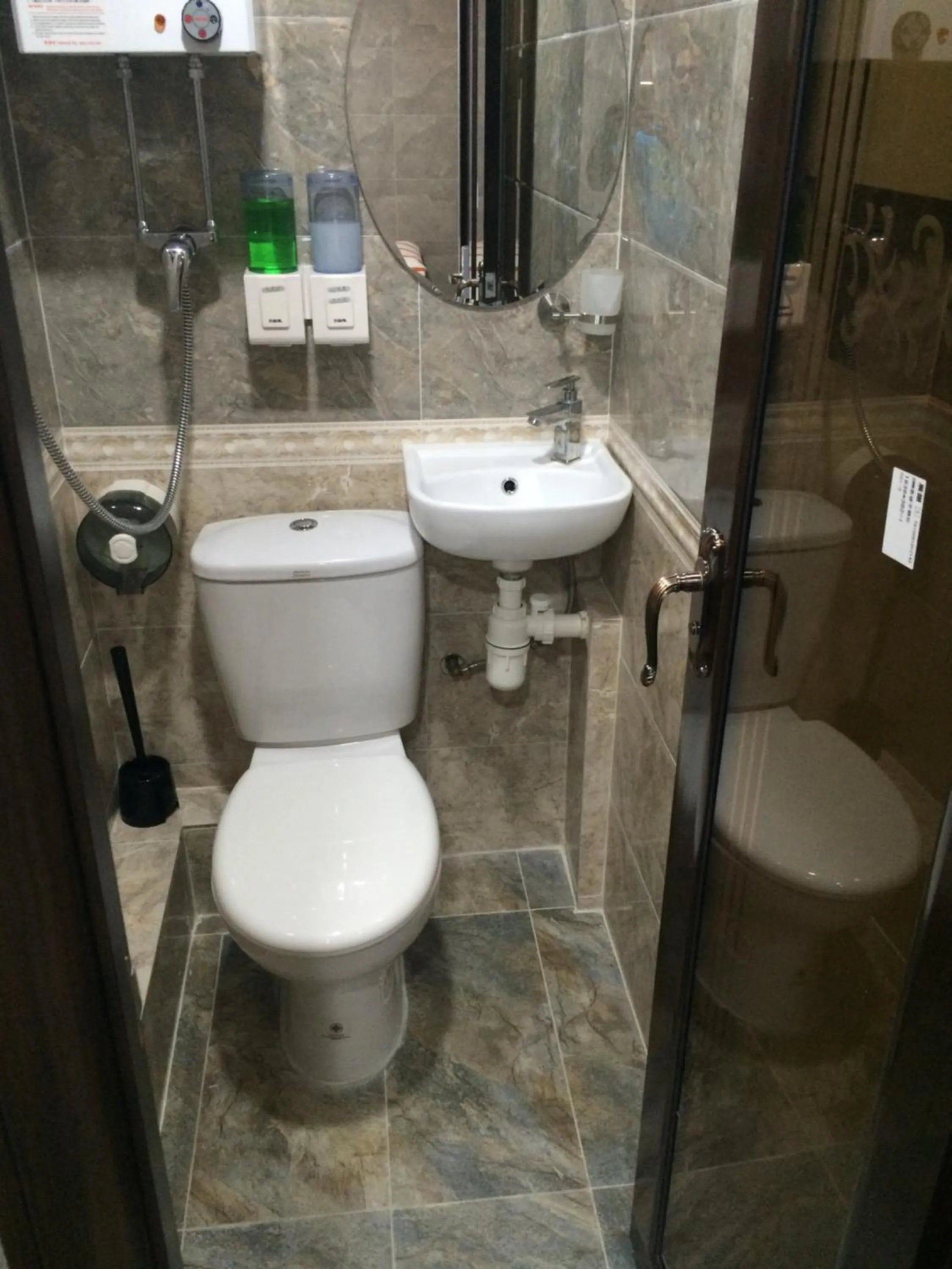 Shower in Victoria Inn