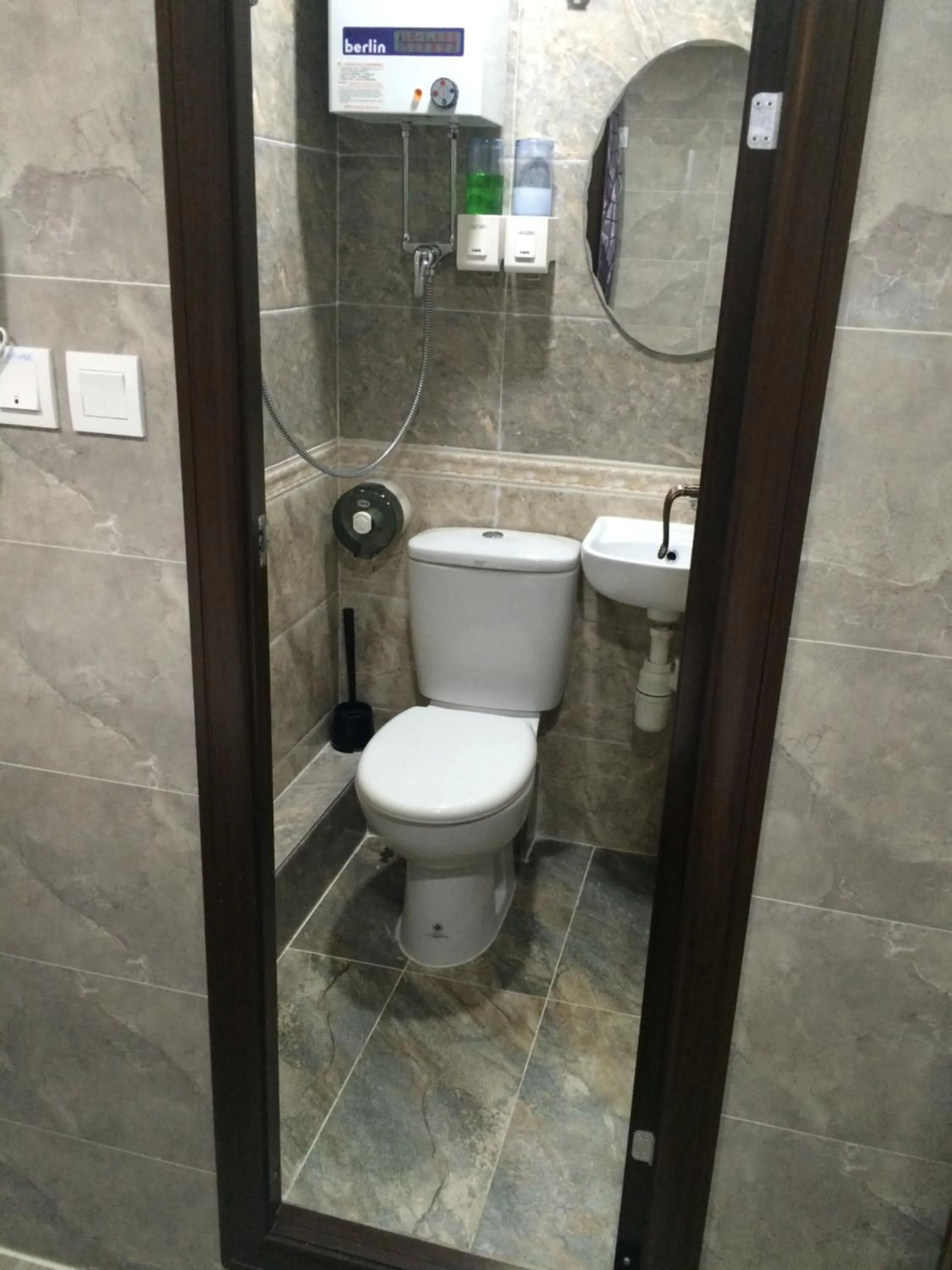 Shower in Victoria Inn