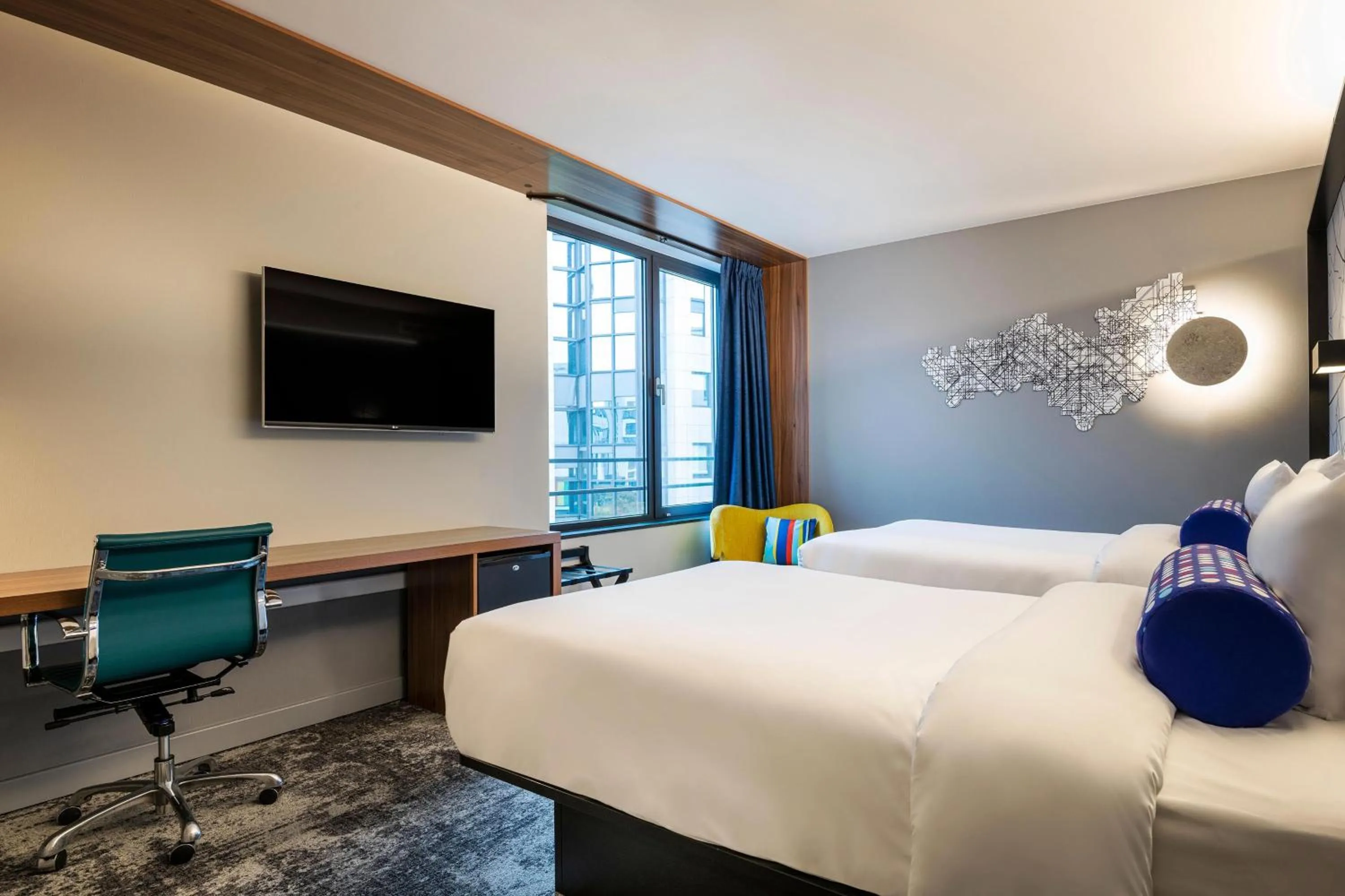 Photo of the whole room, Bed in Aloft Brussels Schuman