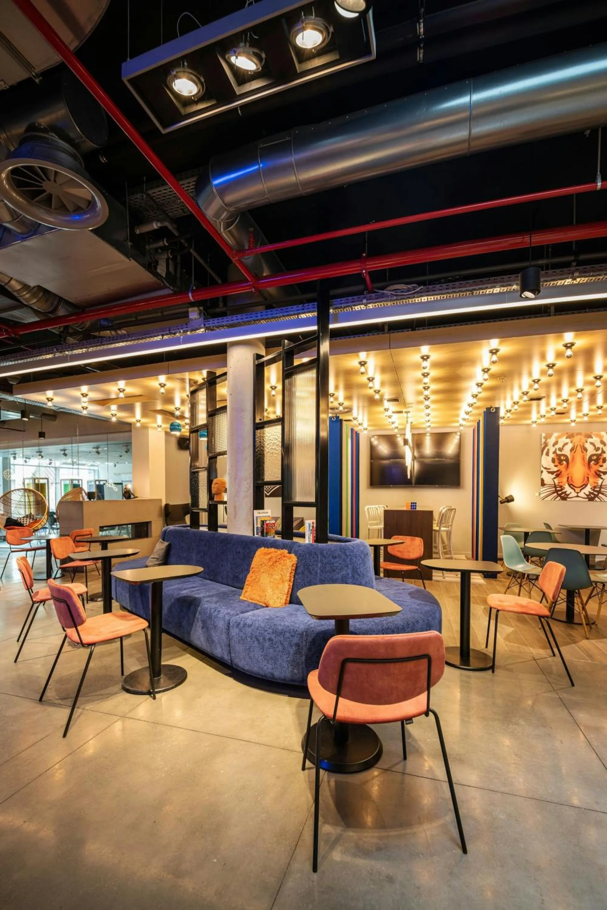 Lobby or reception in Aloft Brussels Schuman