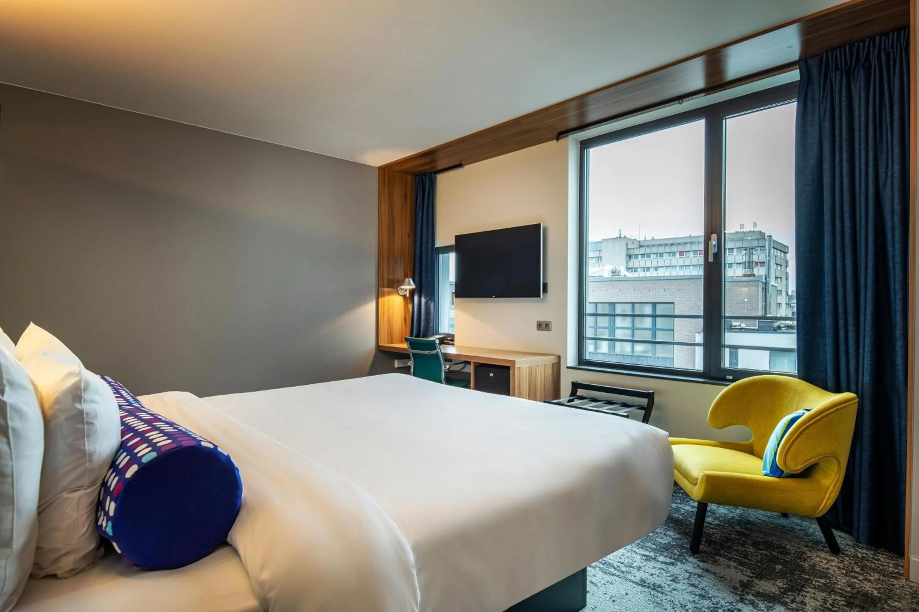 Photo of the whole room, Bed in Aloft Brussels Schuman