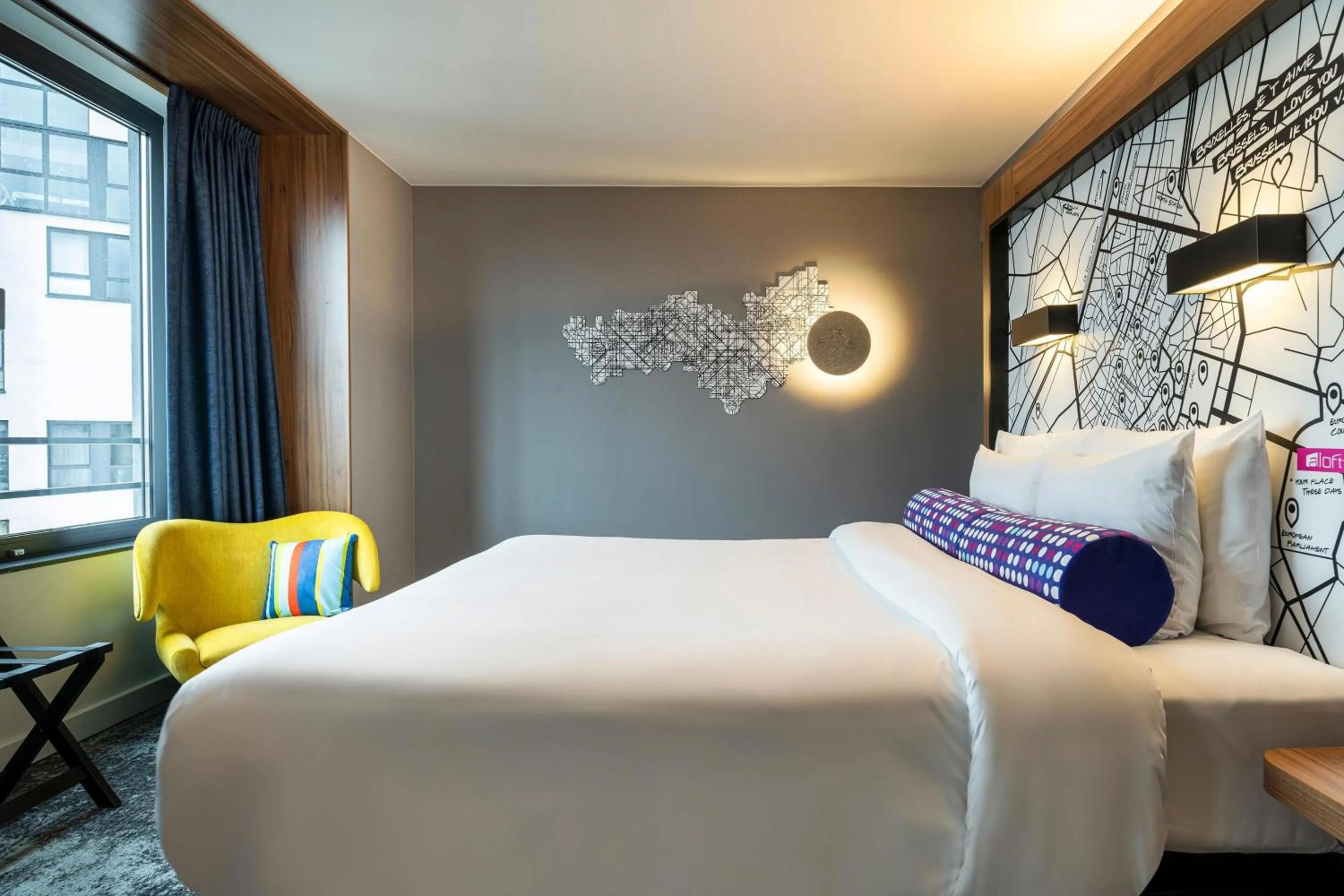 Photo of the whole room, Bed in Aloft Brussels Schuman