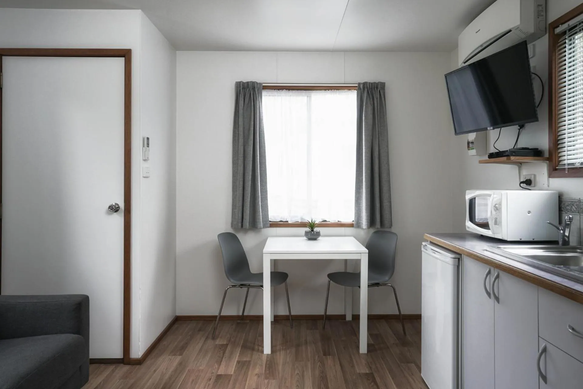 Dining area in BIG4 Castlemaine Gardens