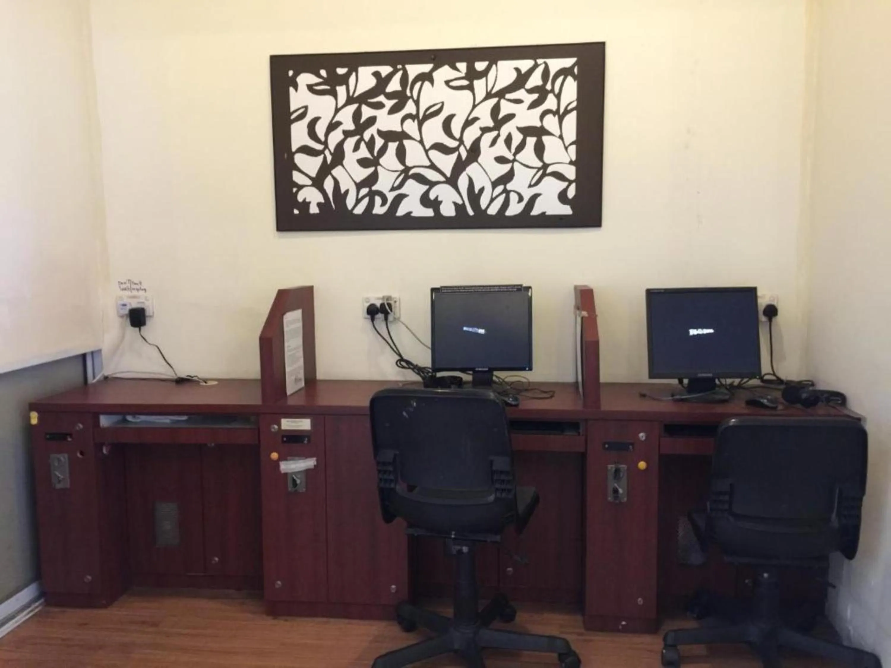 Business facilities in L Hotel at Broadway