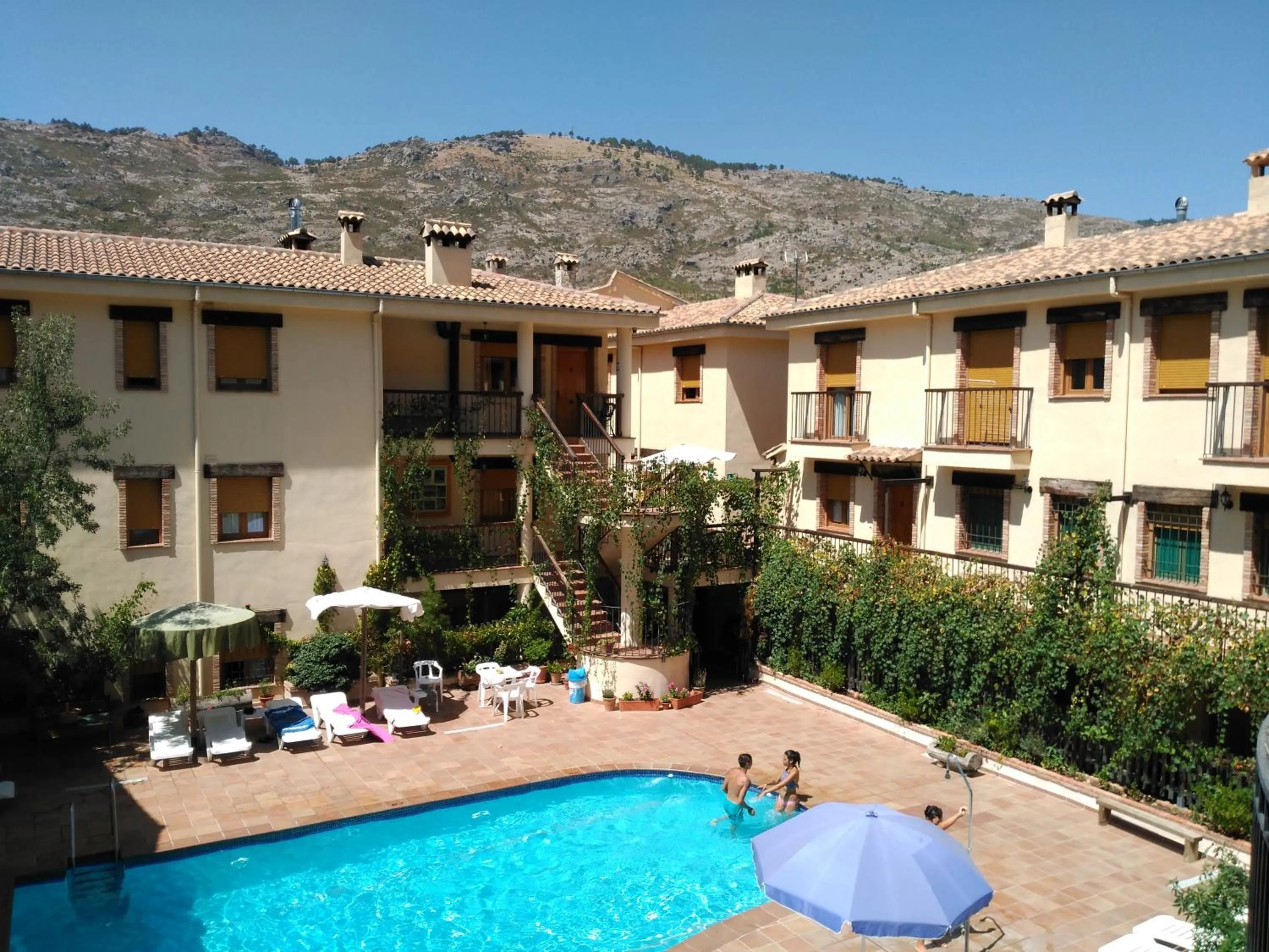 Swimming pool in Apartamentos Valle del Guadalquivir