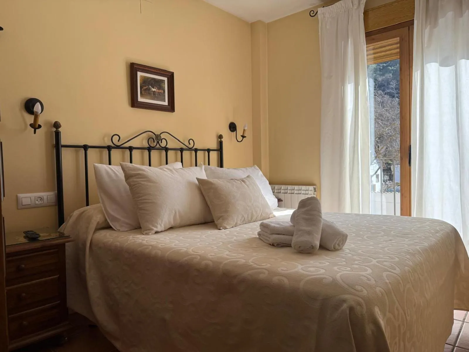 Bed in Apartamentos Valle del Guadalquivir