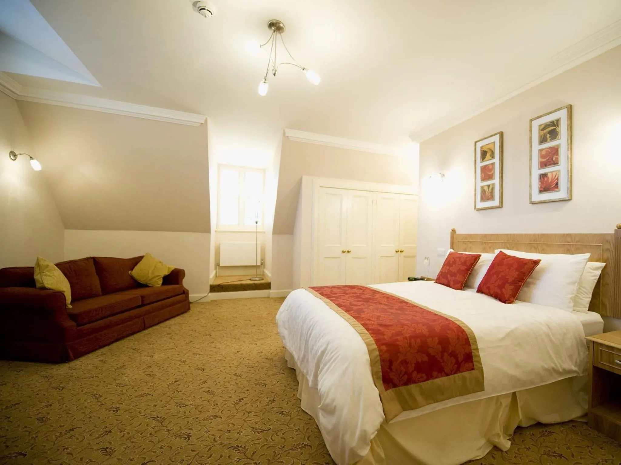 Bed in Stoke Rochford Hall