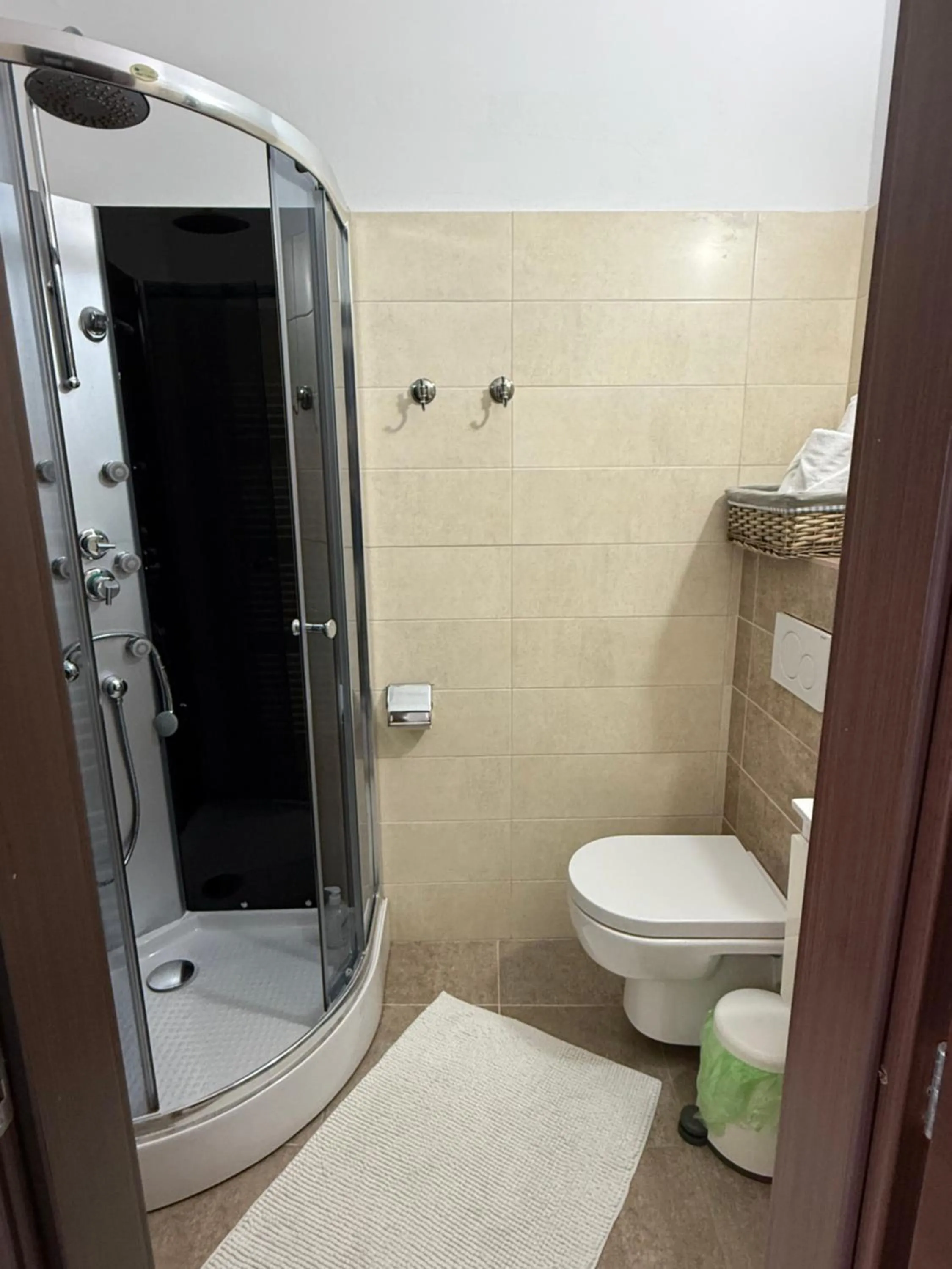 Shower in Saint Michael - Garni Hotel