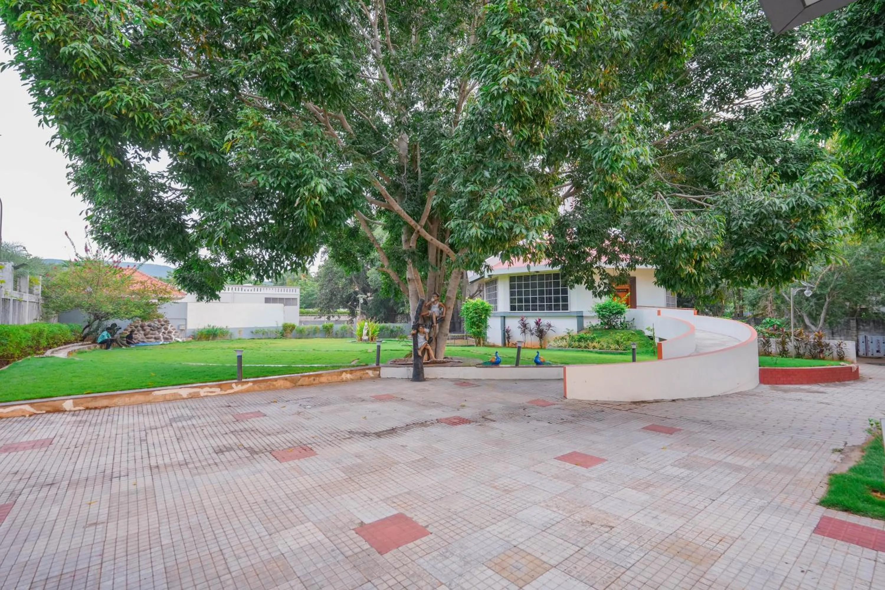 Garden view in Mount Retreat Resorts - Madurai