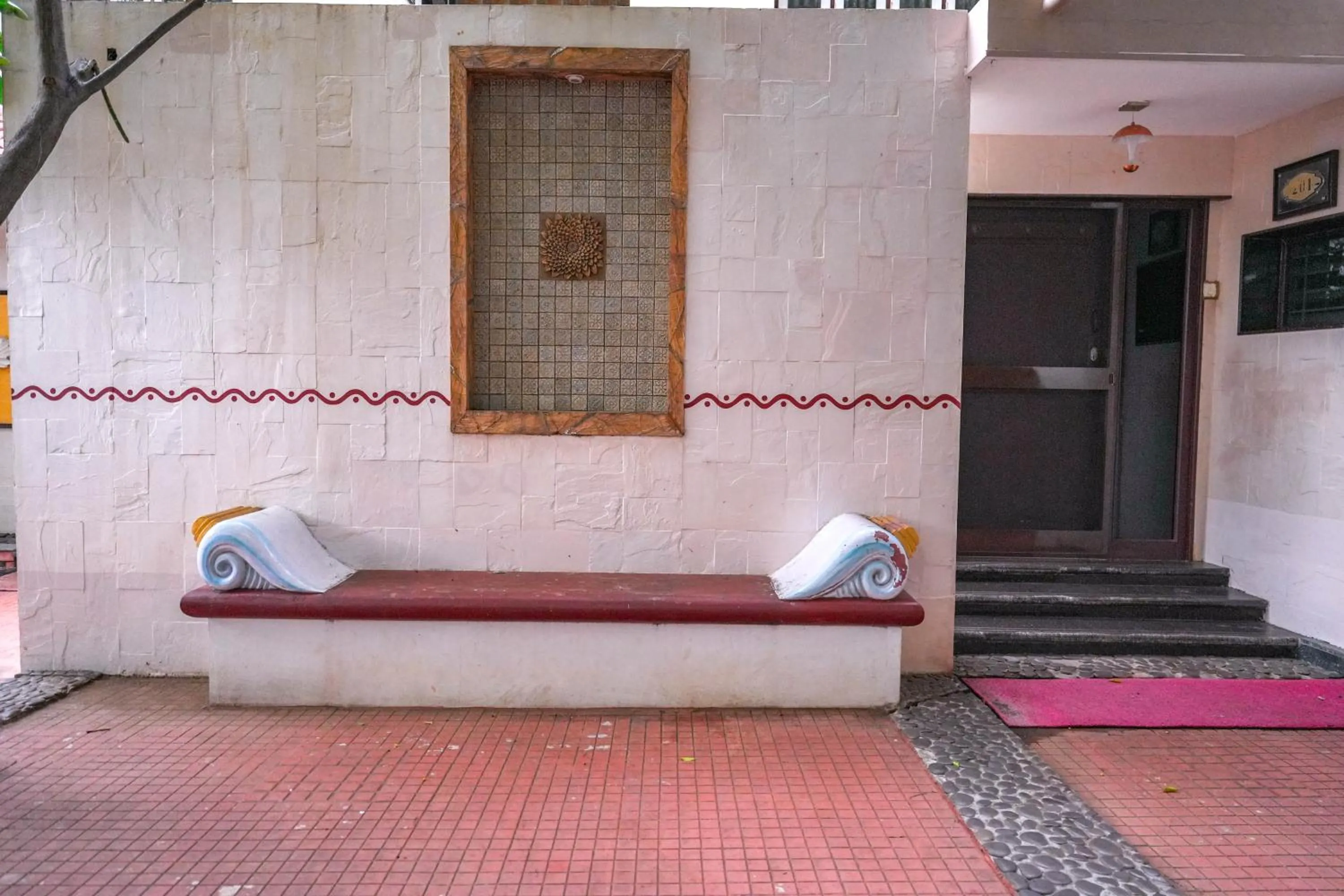 Seating area in Mount Retreat Resorts - Madurai