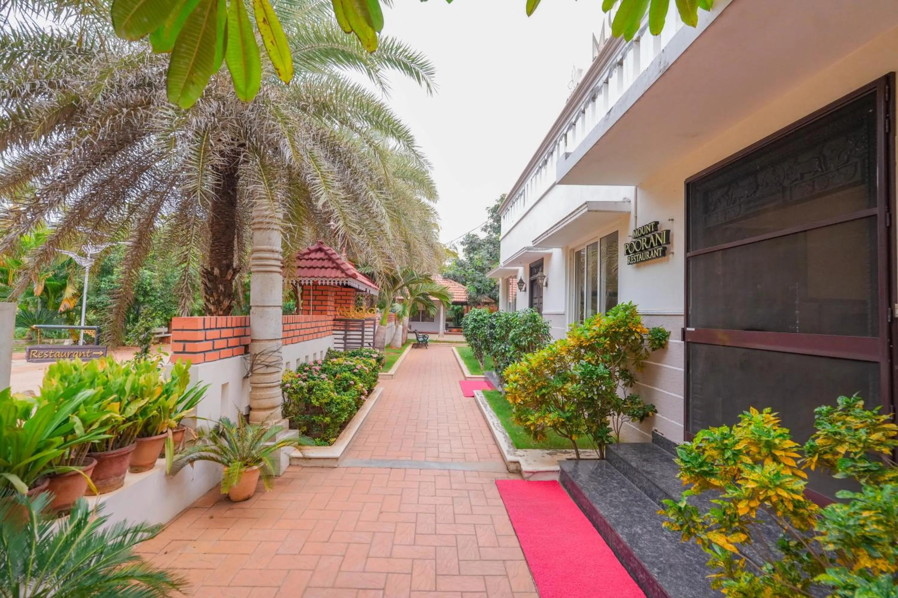 Restaurant/places to eat in Mount Retreat Resorts - Madurai