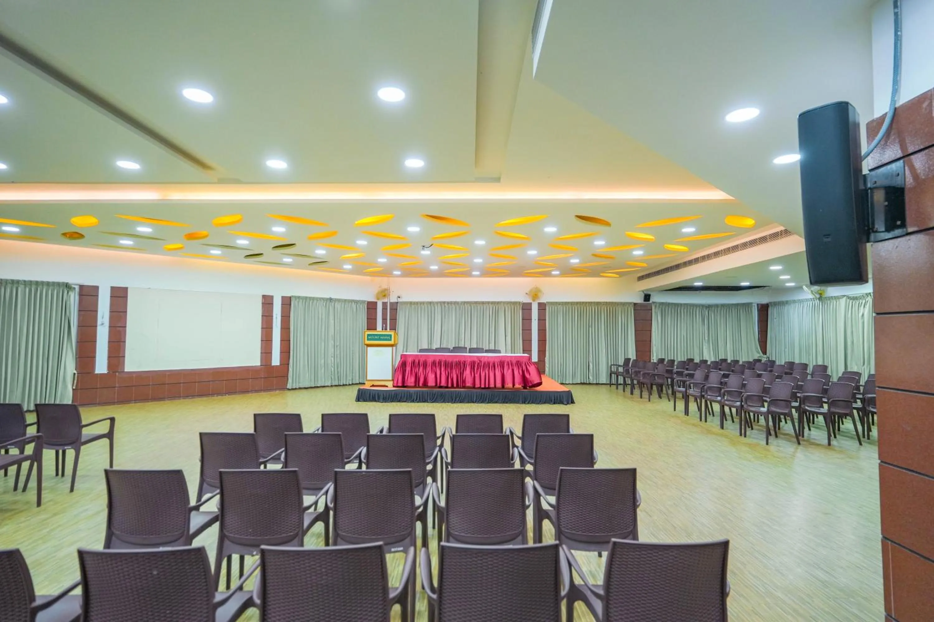 Banquet/Function facilities in Mount Retreat Resorts - Madurai
