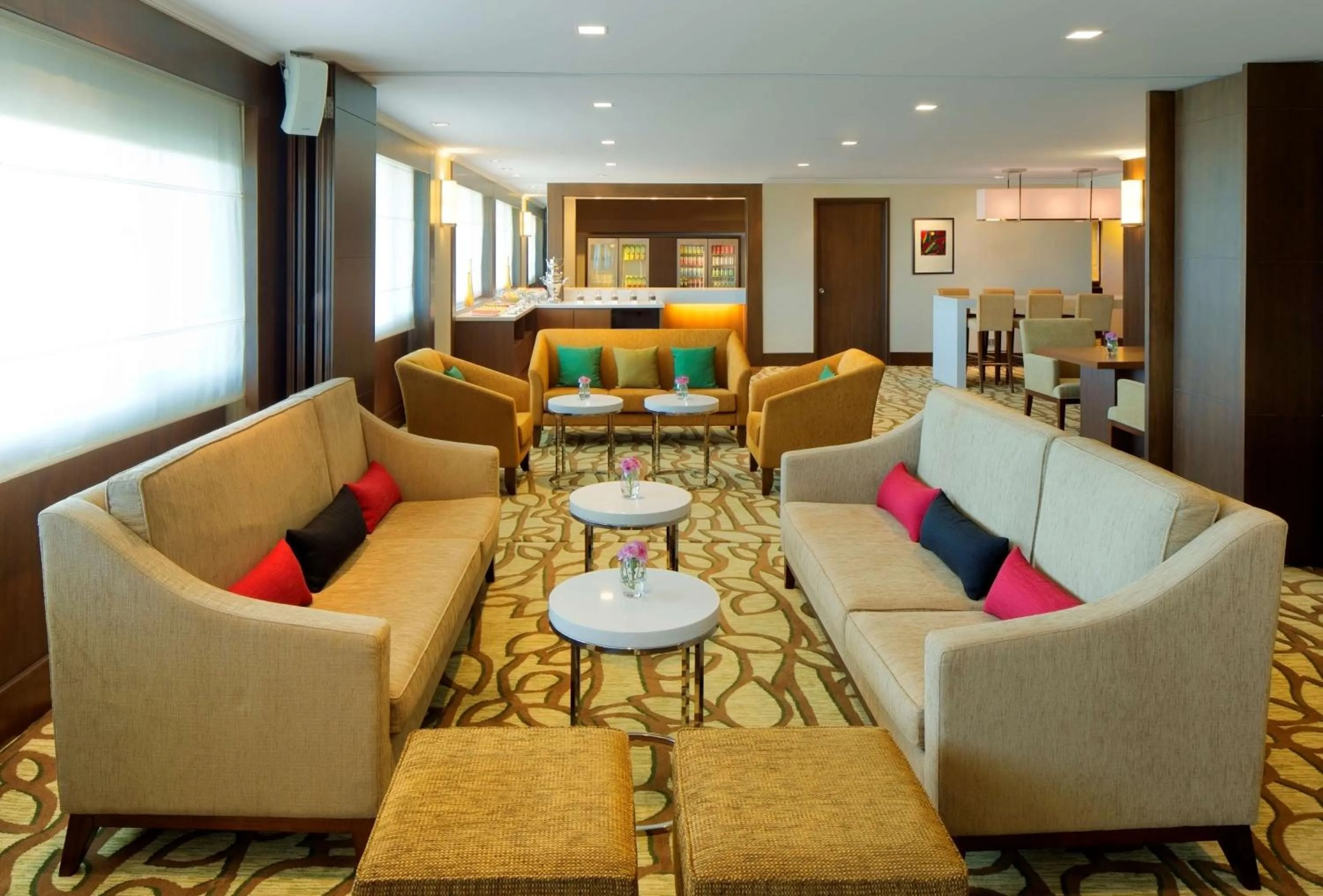 Lounge or bar in Radisson Hotel Brunei Darussalam