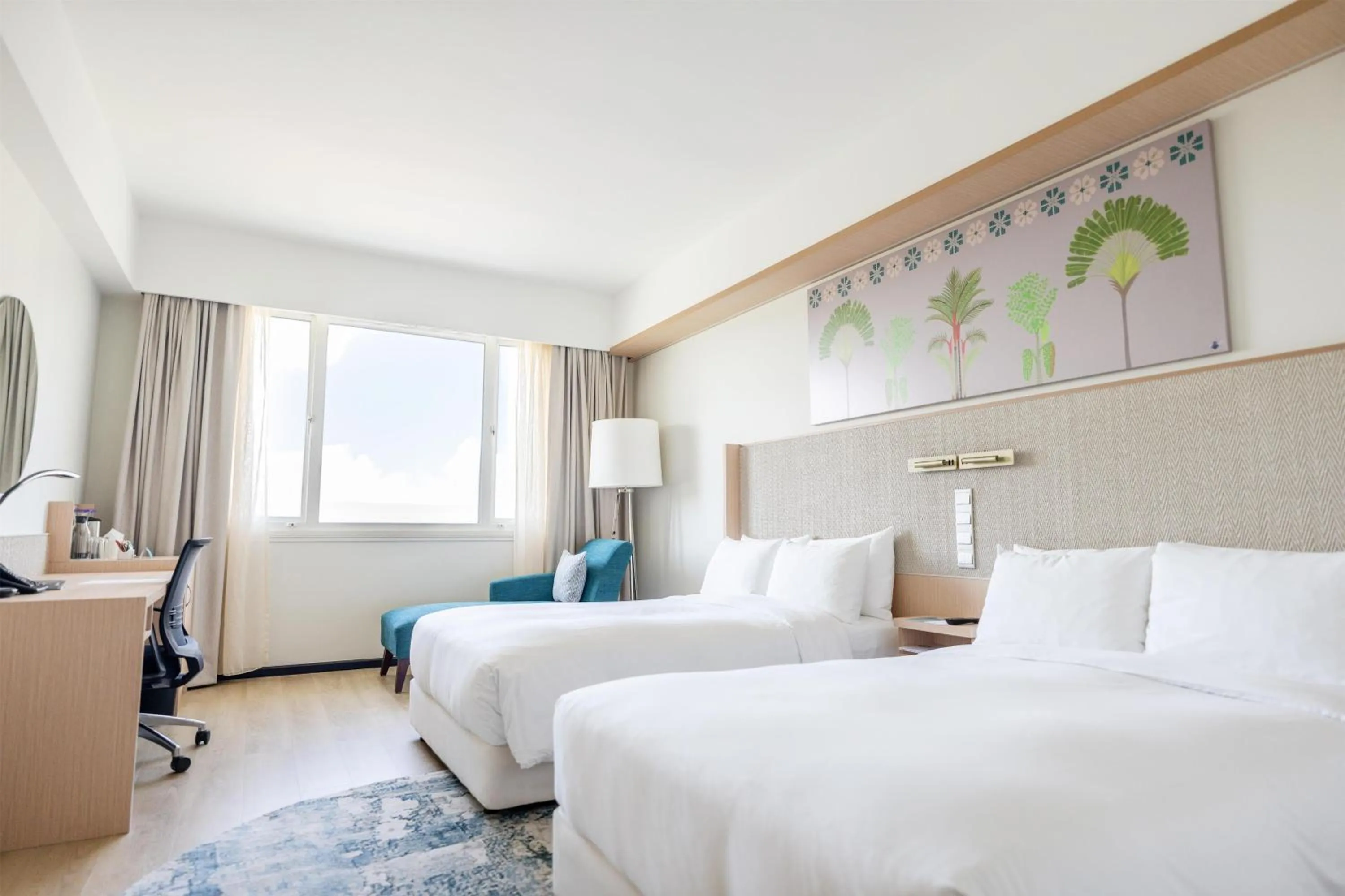 Bedroom, Bed in Radisson Hotel Brunei Darussalam