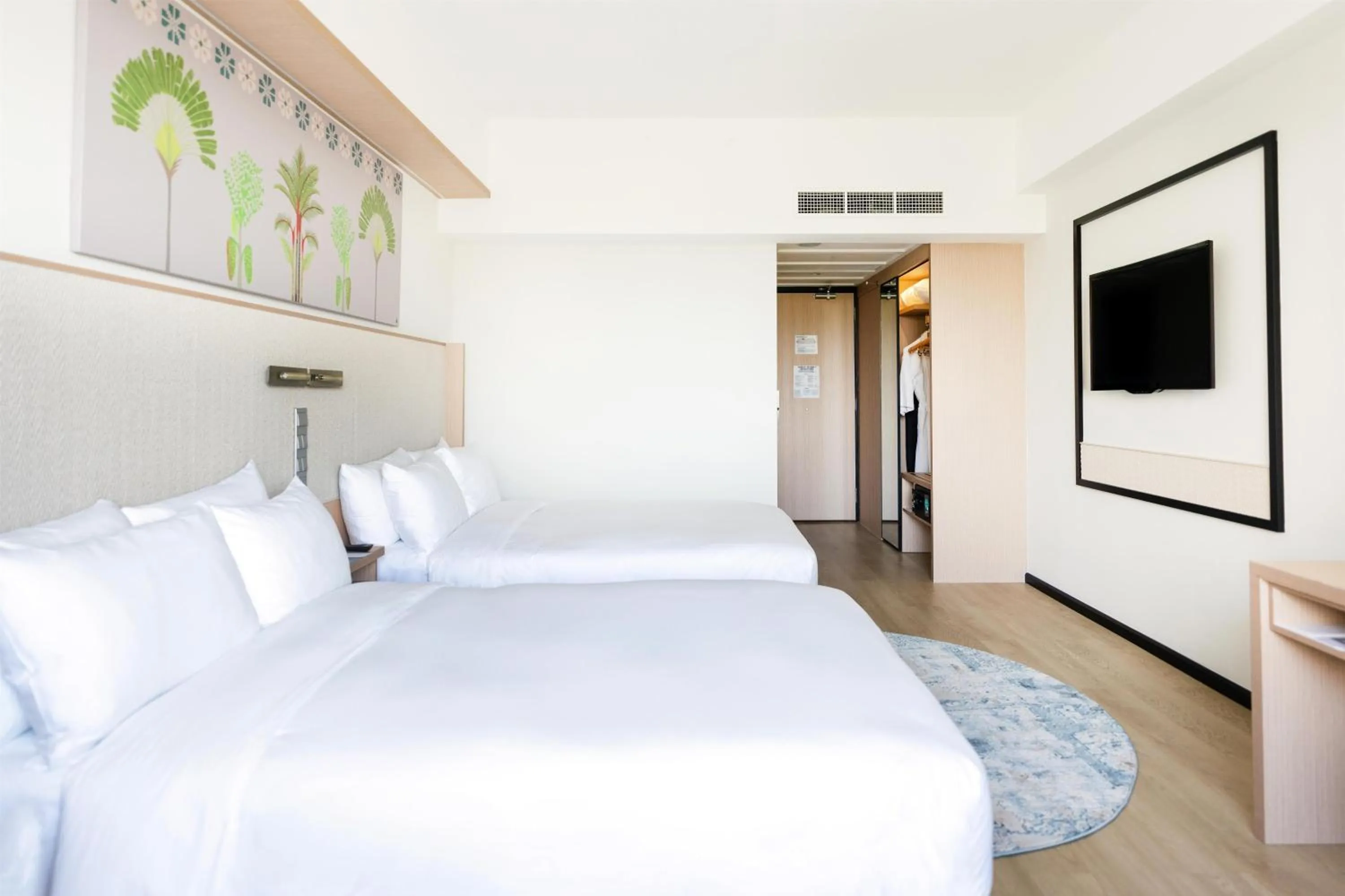 Bedroom, Bed in Radisson Hotel Brunei Darussalam