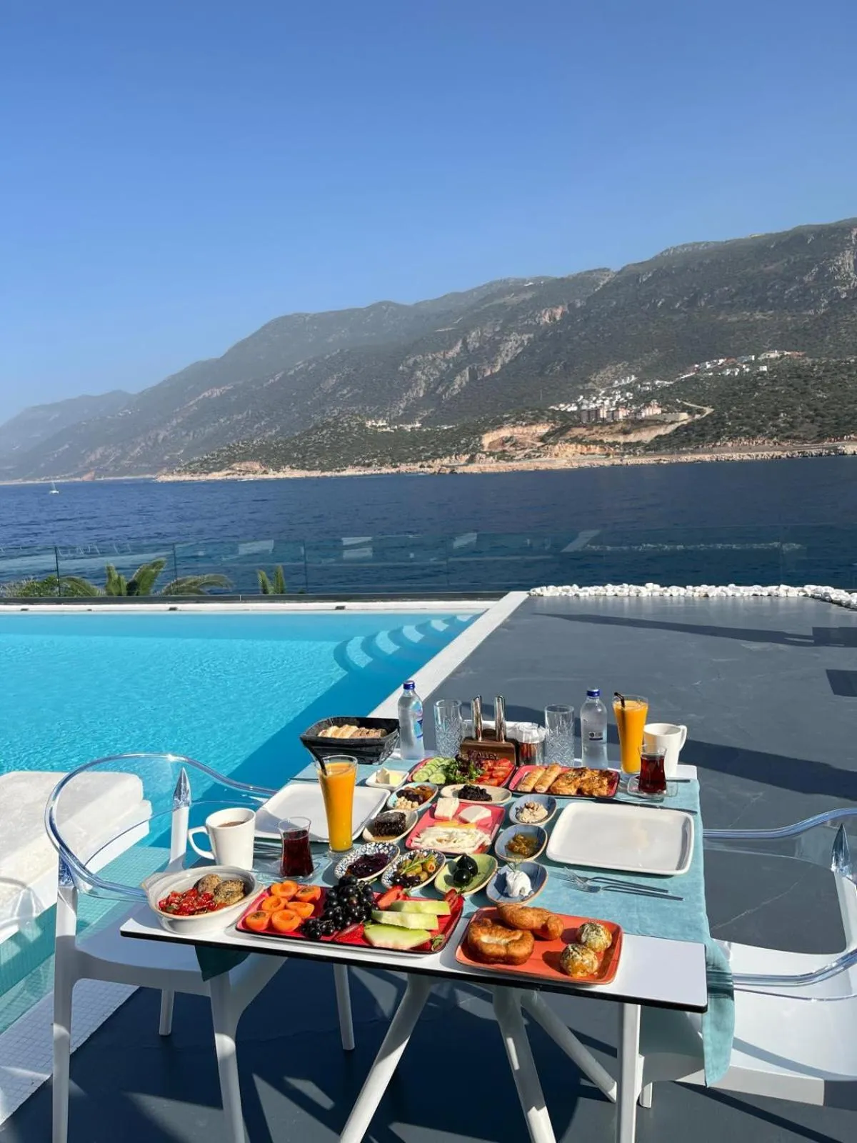 Restaurant/places to eat in Alley Prime Hotel