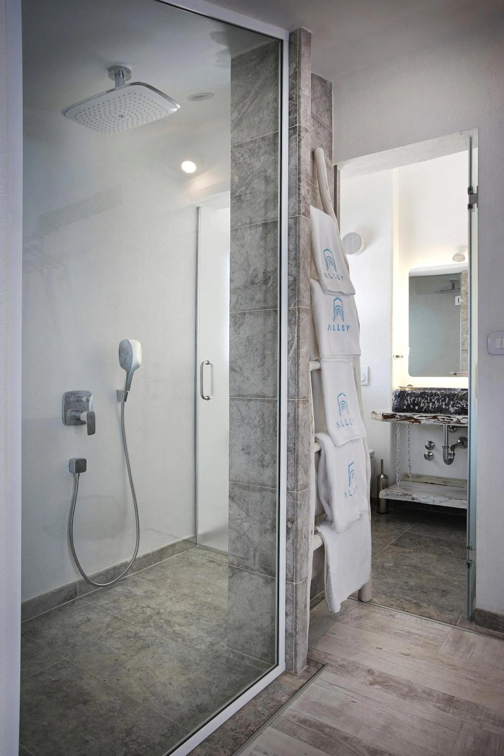 Shower in Alley Prime Hotel