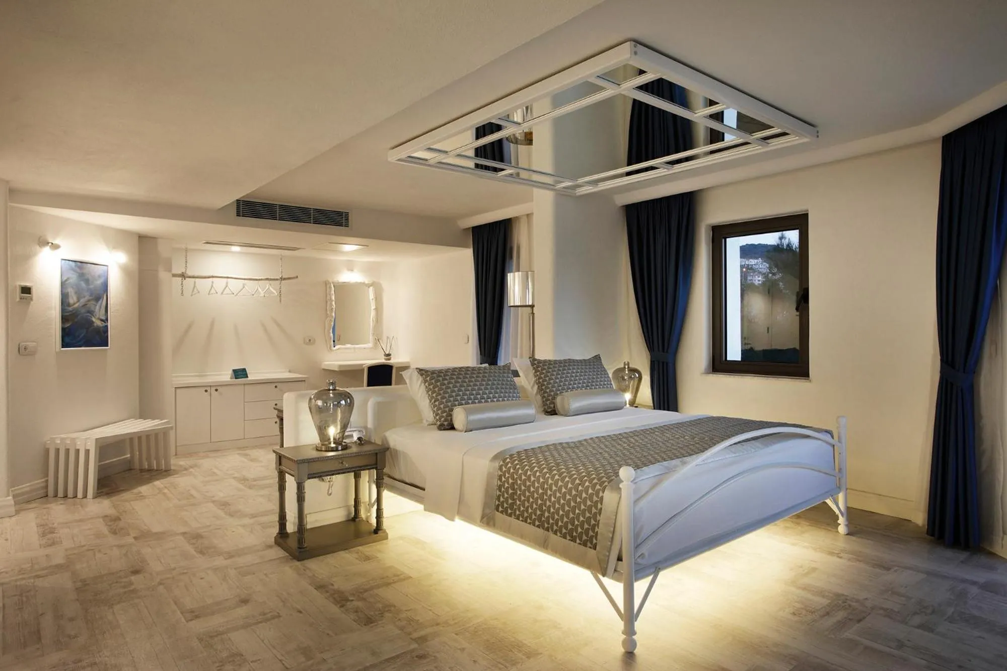 Bed in Alley Prime Hotel