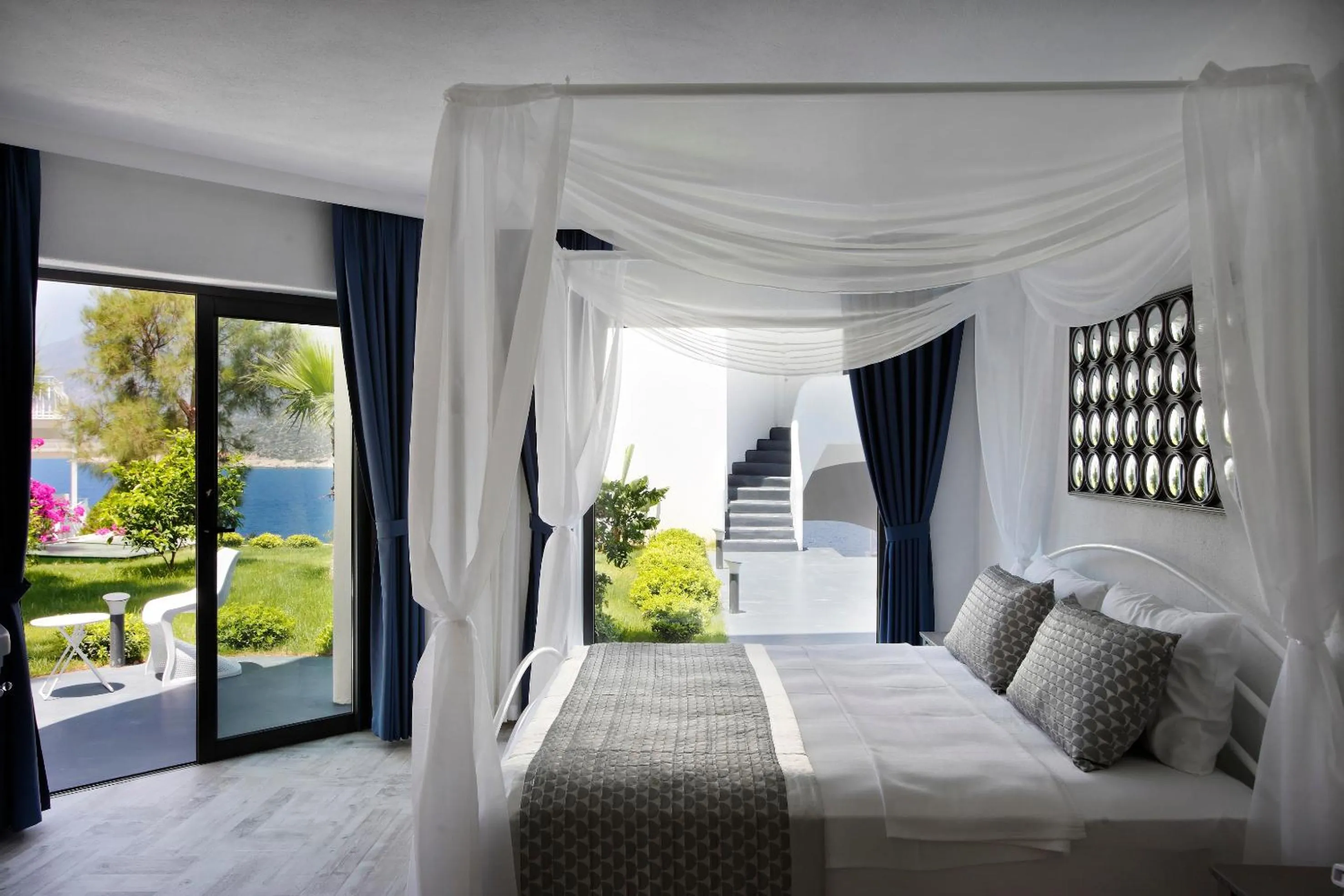 View (from property/room), Bed in Alley Prime Hotel