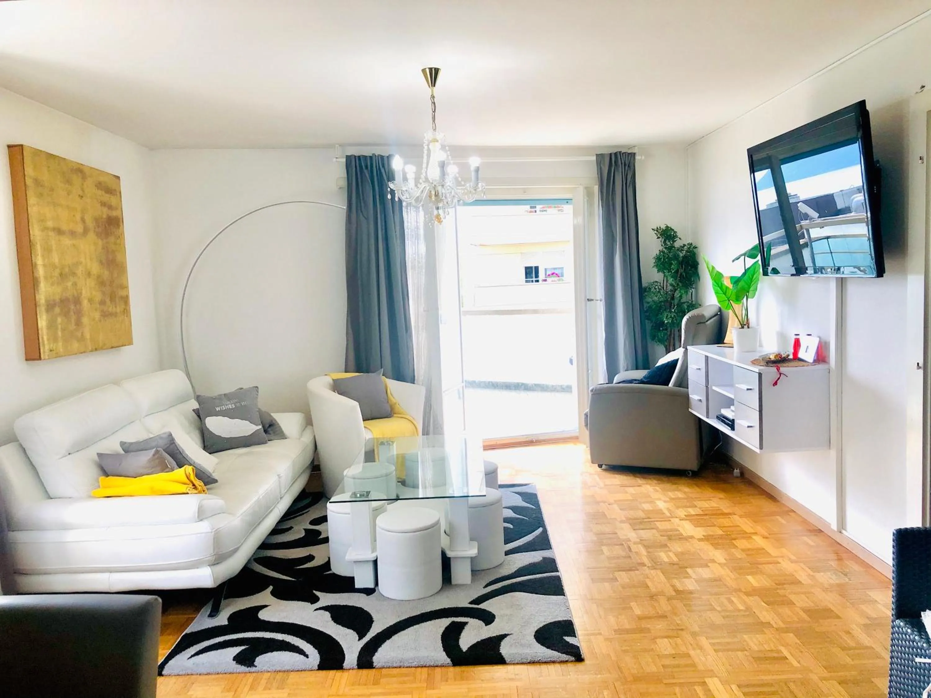 Lake & Mountain View Apartment I 27