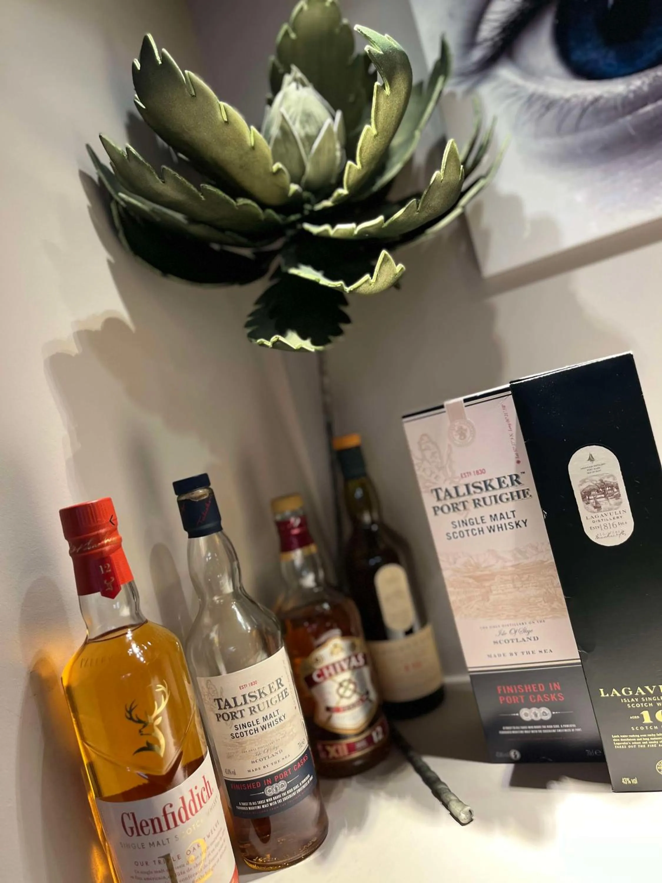 Lounge or bar in Brit Hotel Du Dauphin L'Aigle