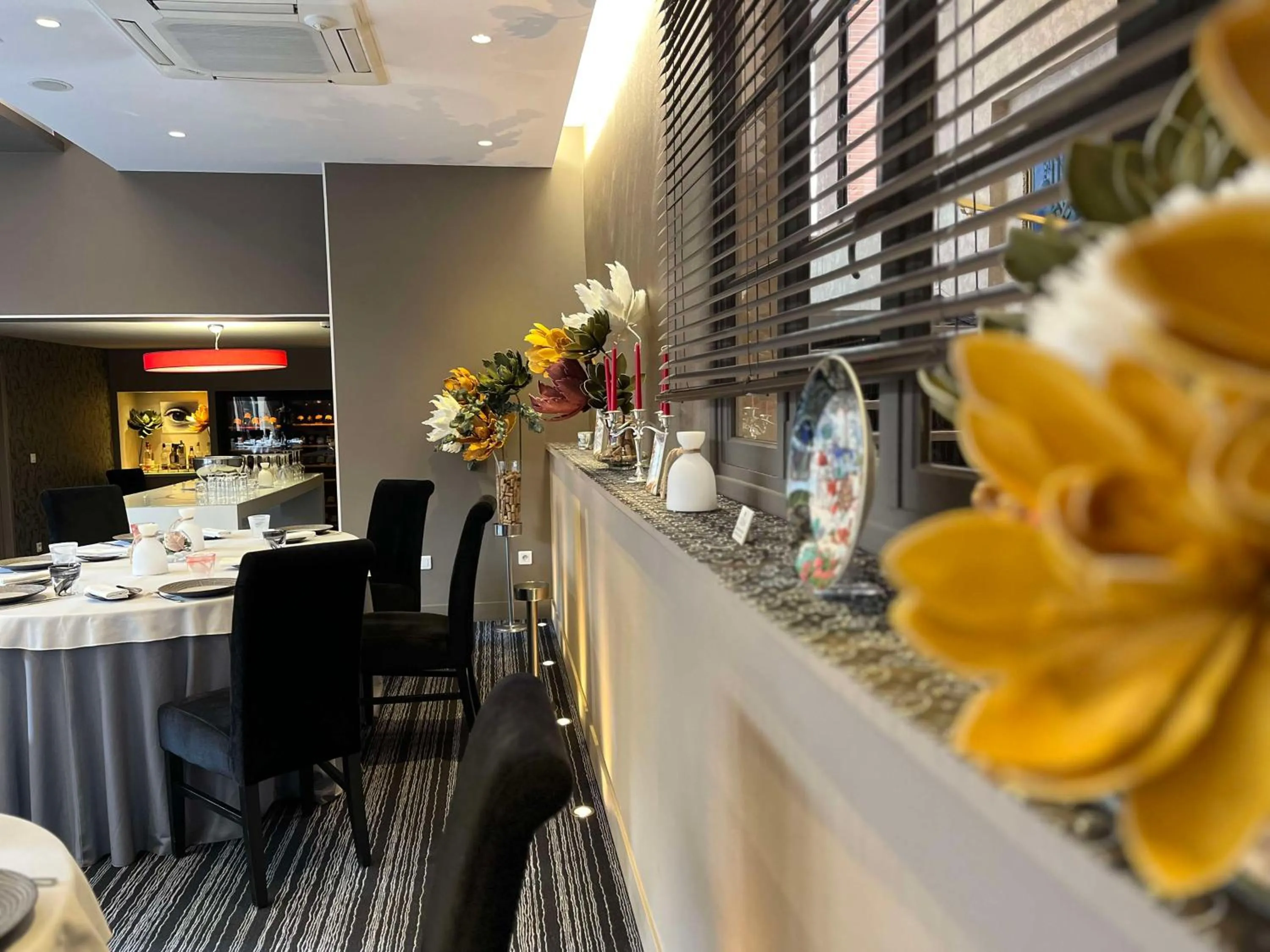 Restaurant/places to eat in Brit Hotel Du Dauphin L'Aigle