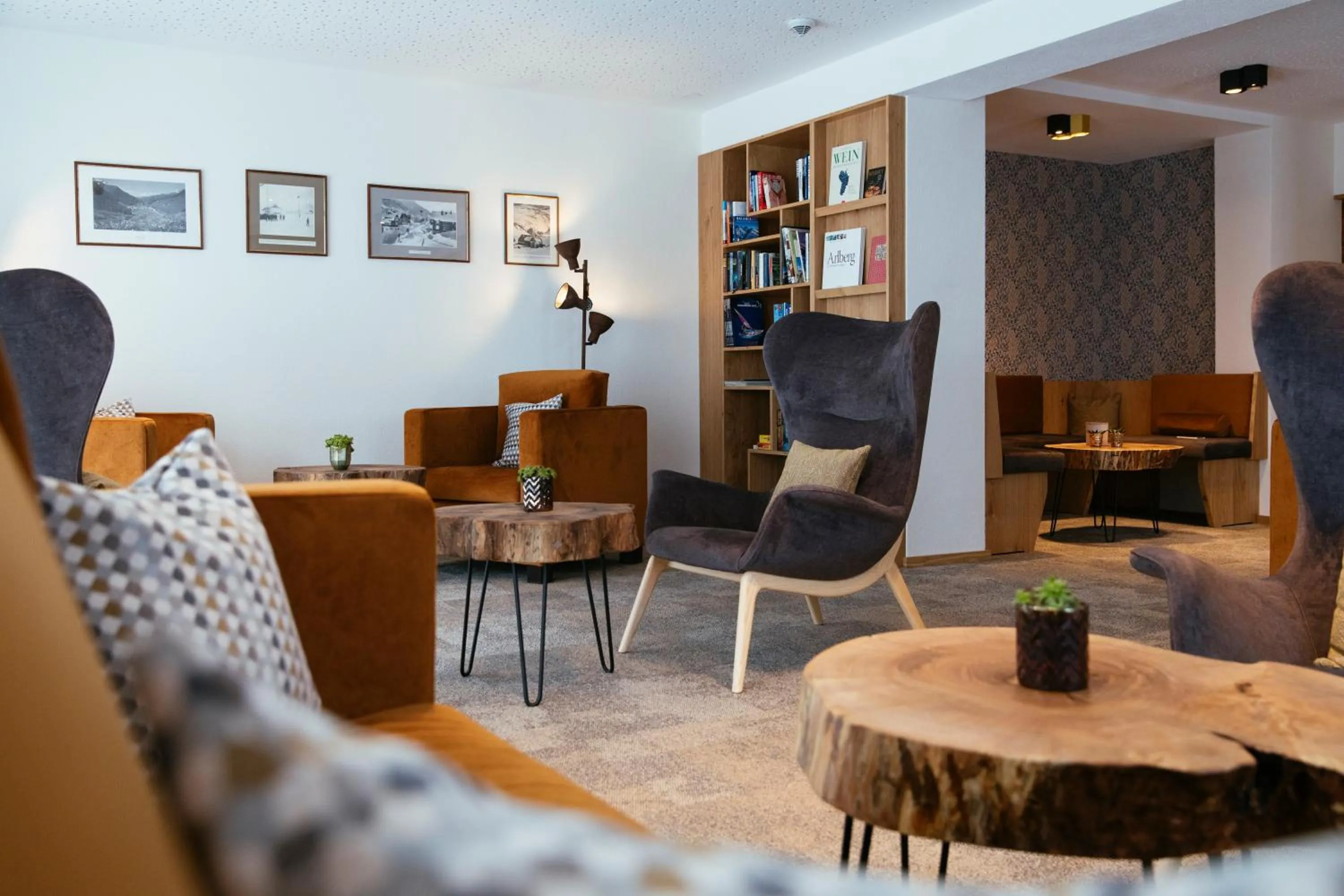 Communal lounge/ TV room in Hotel Montfort