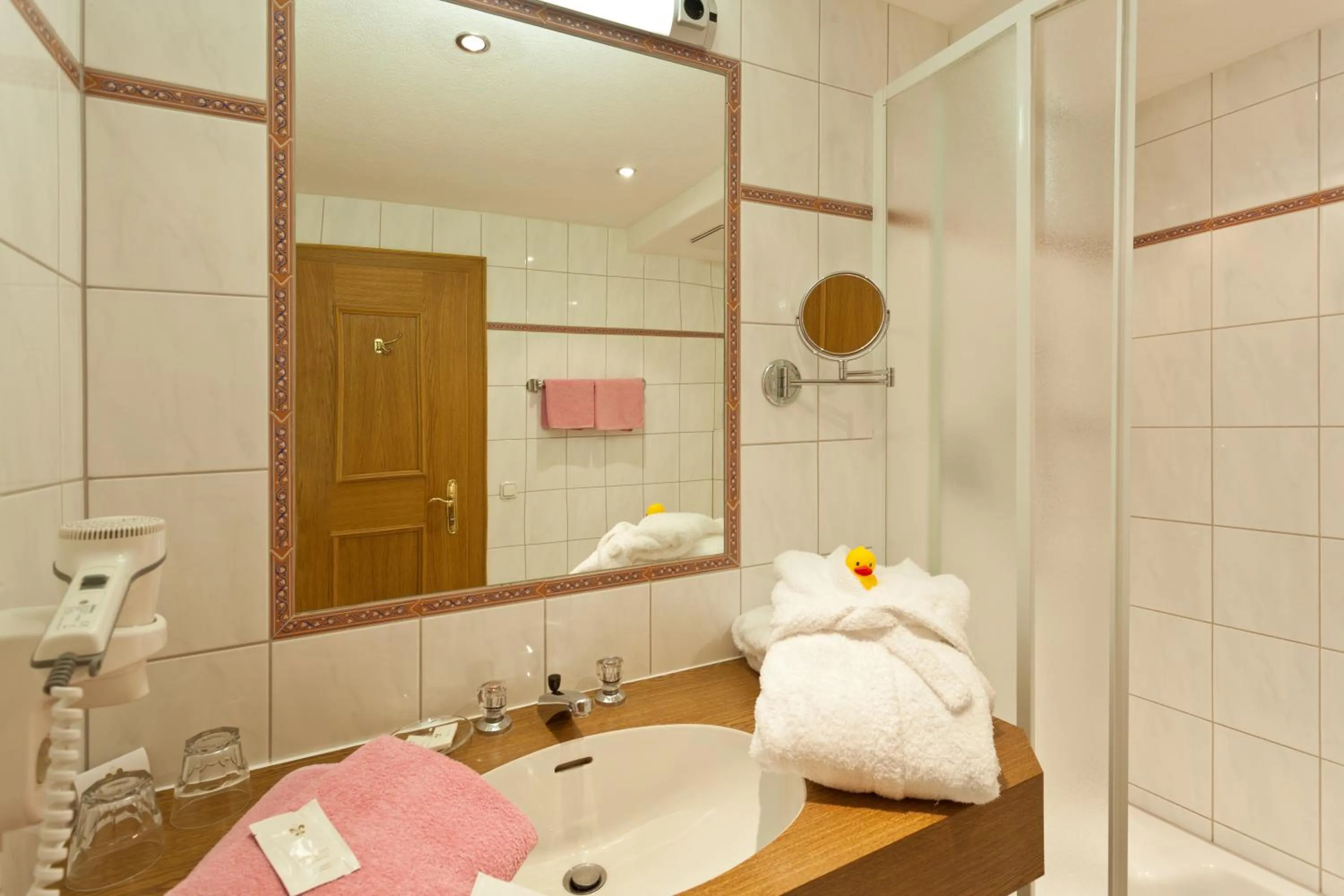 Bathroom in Hotel Montfort