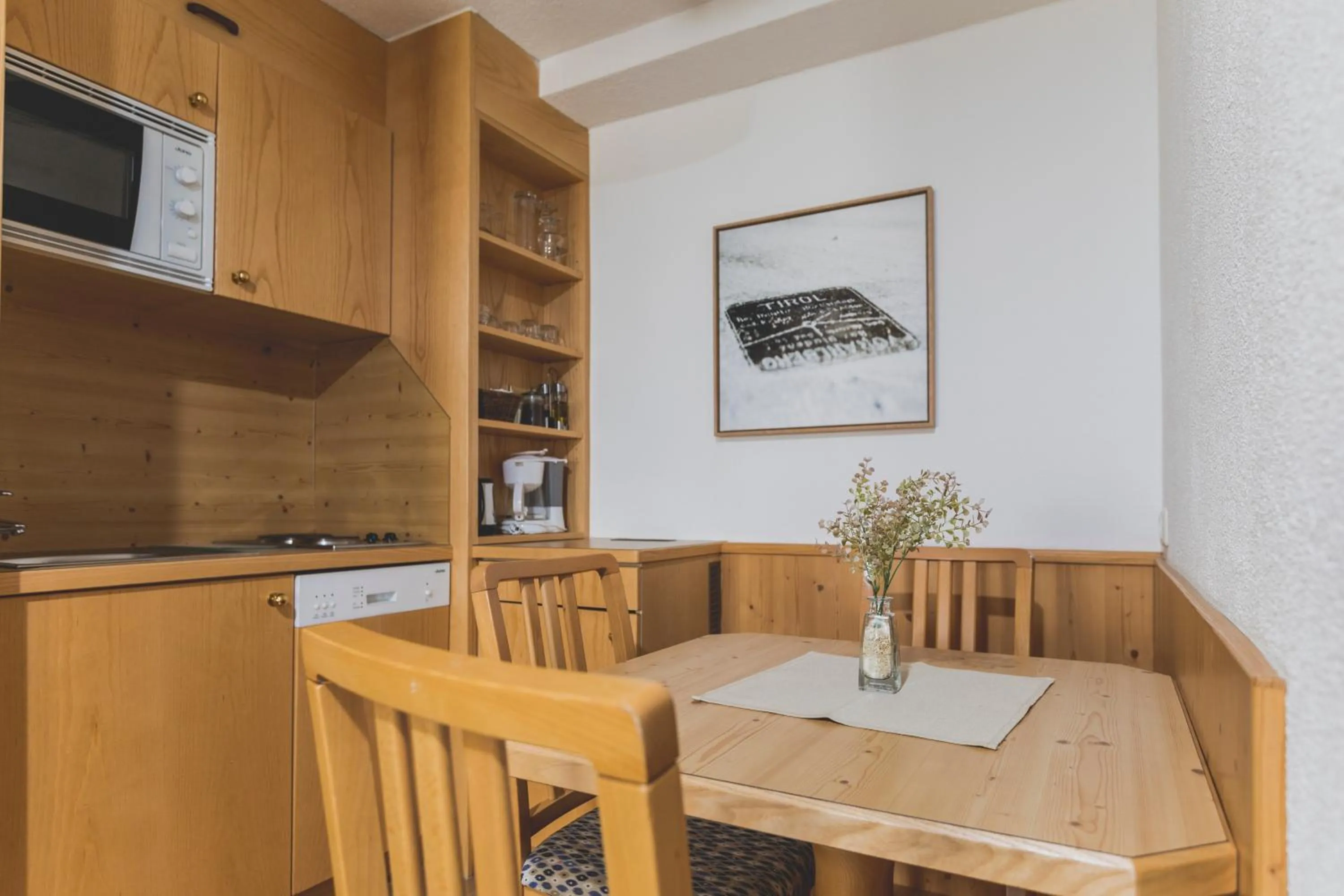 Coffee/tea facilities in Hotel Montfort