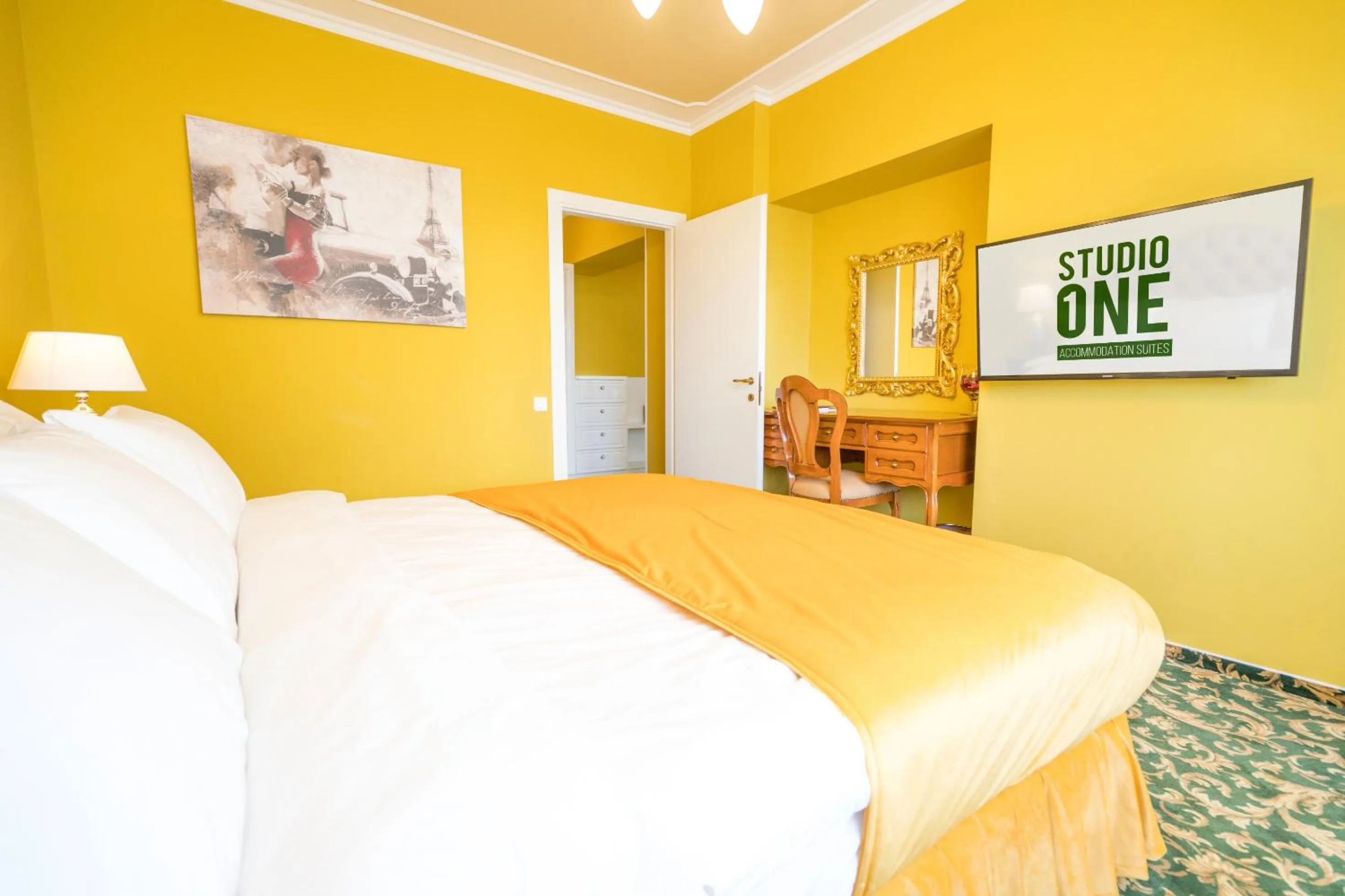 Bedroom, Bed in Studio One Accommodation Suites