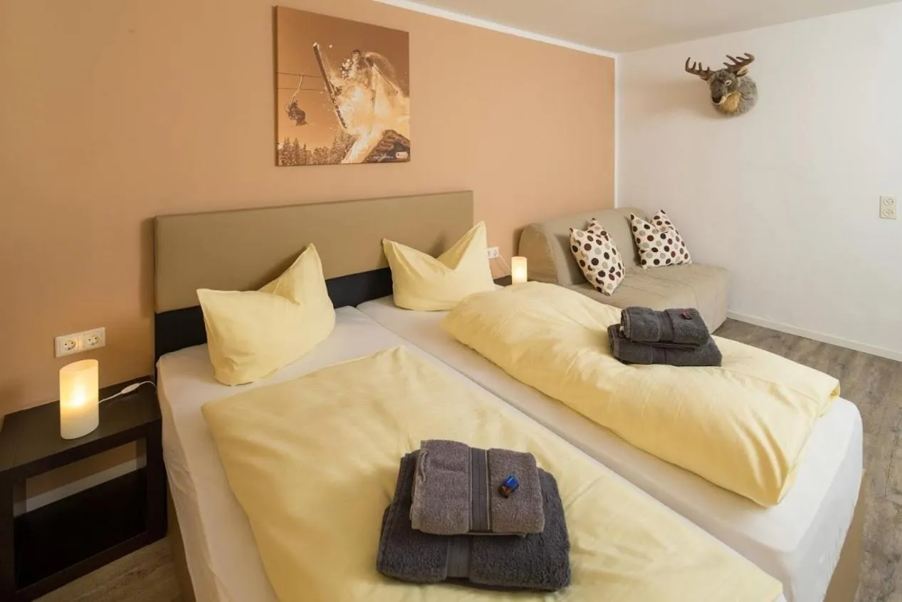 Photo of the whole room, Bed in T3 Gasthof Spullersee