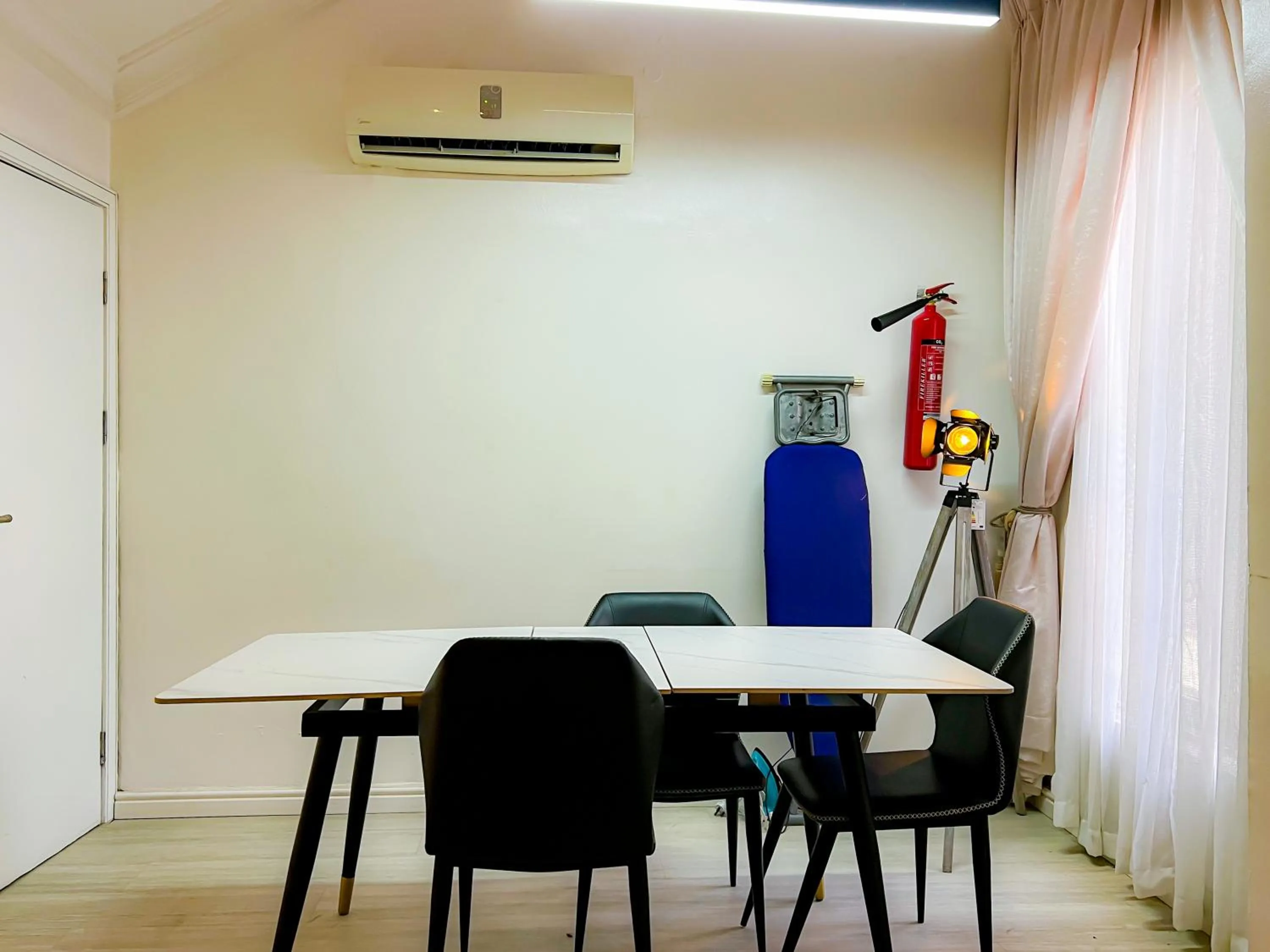 Dining area in Box Residence Hotel
