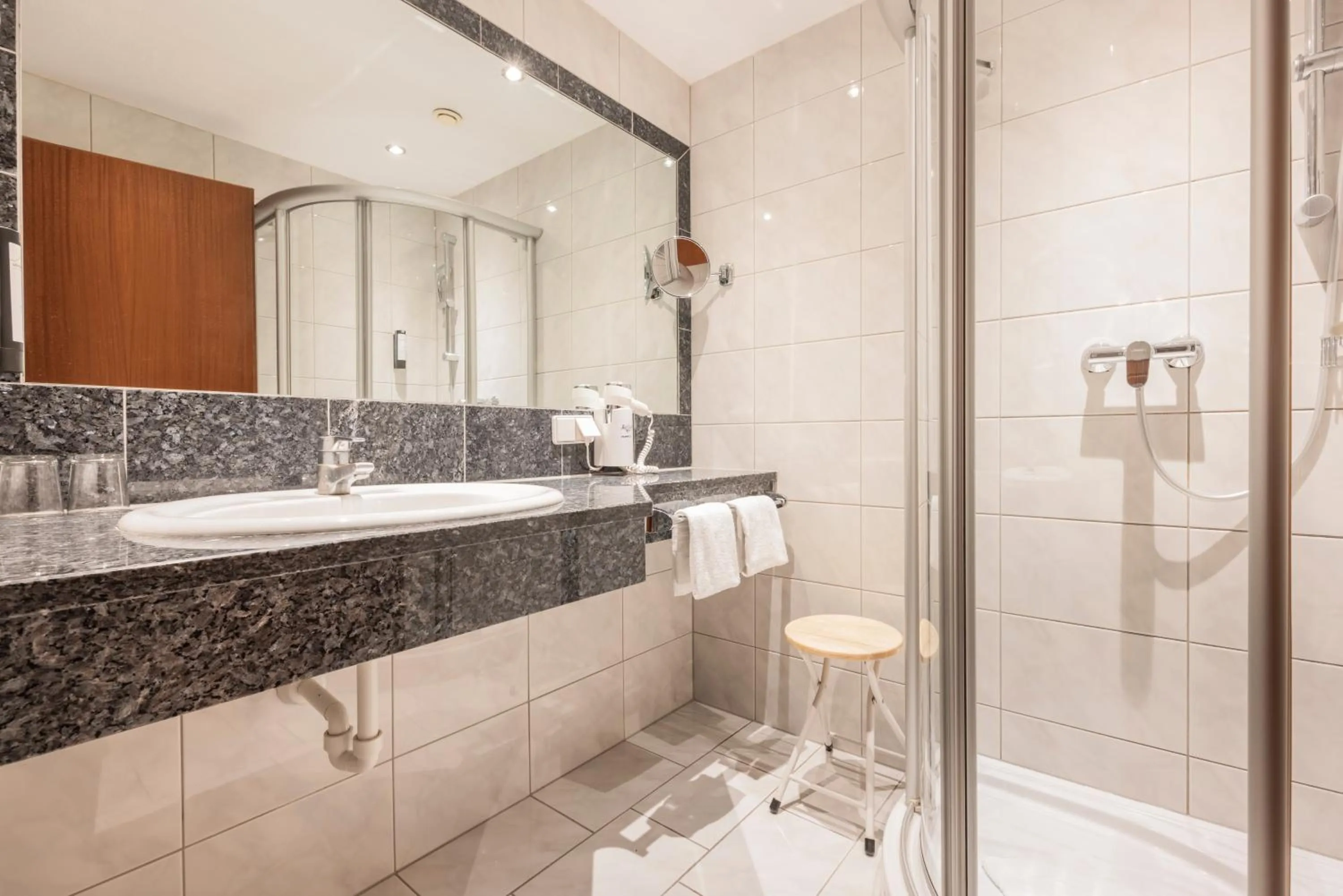 Shower in Biohotel Leutascherhof